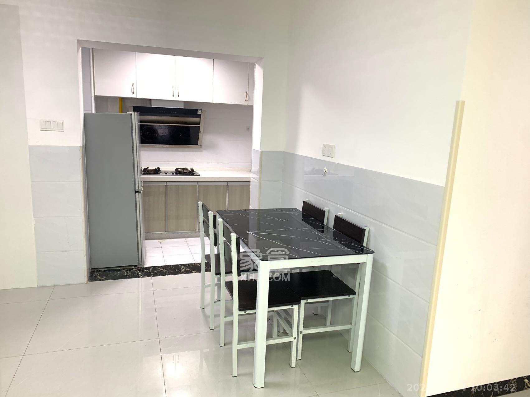 丰禧园 2室2厅1卫 2500.0元/月 丰禧园 2室2厅1卫 2500.0元/月室内图