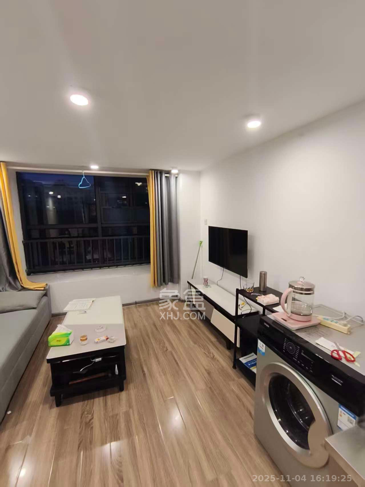 弘坤云寓 1室1厅1卫 1700.0元/月 弘坤云寓 1室1厅1卫 1700.0元/月室内图