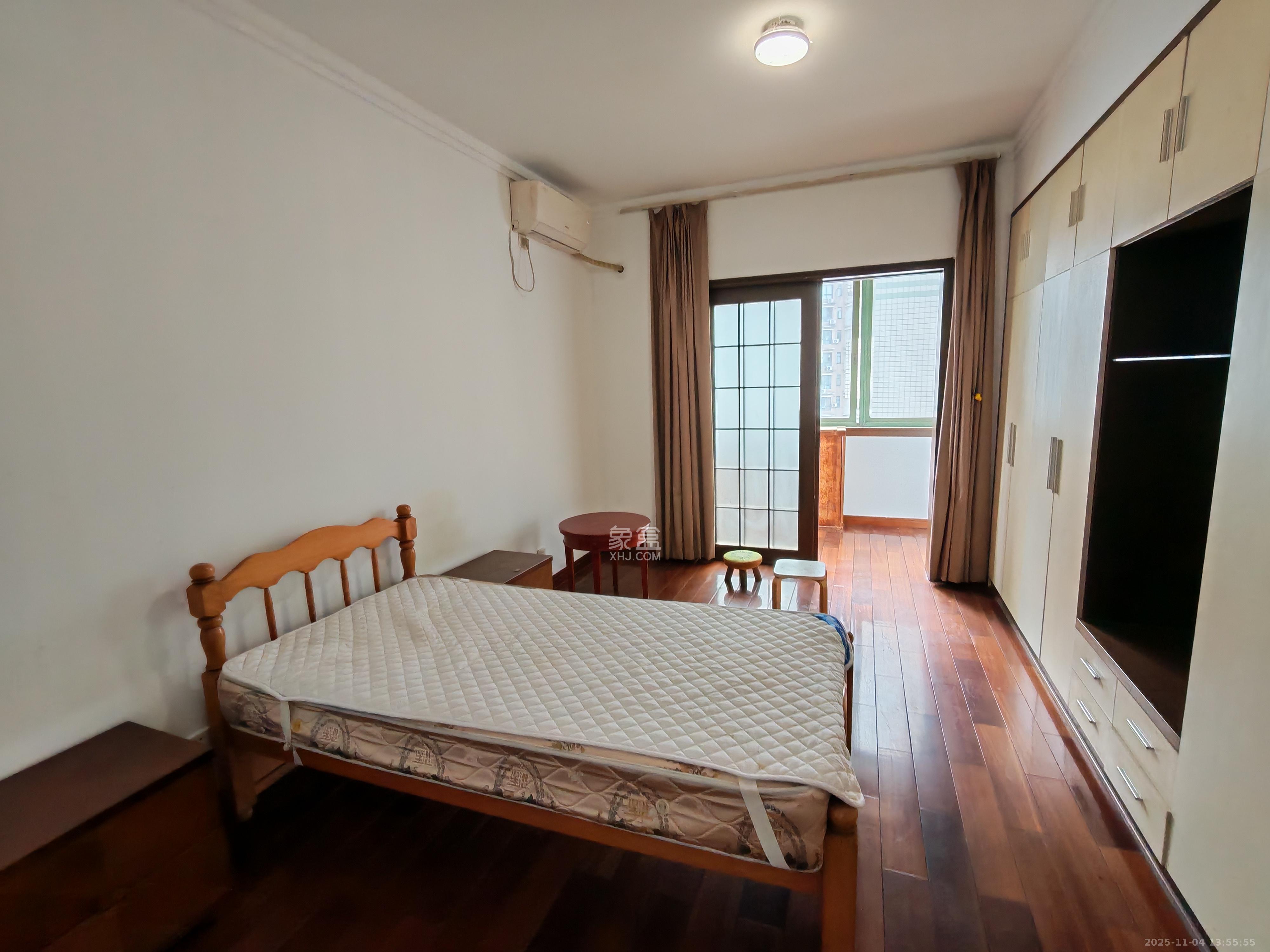 佳逸豪园  3室2厅2卫    3000.0元/月室内图