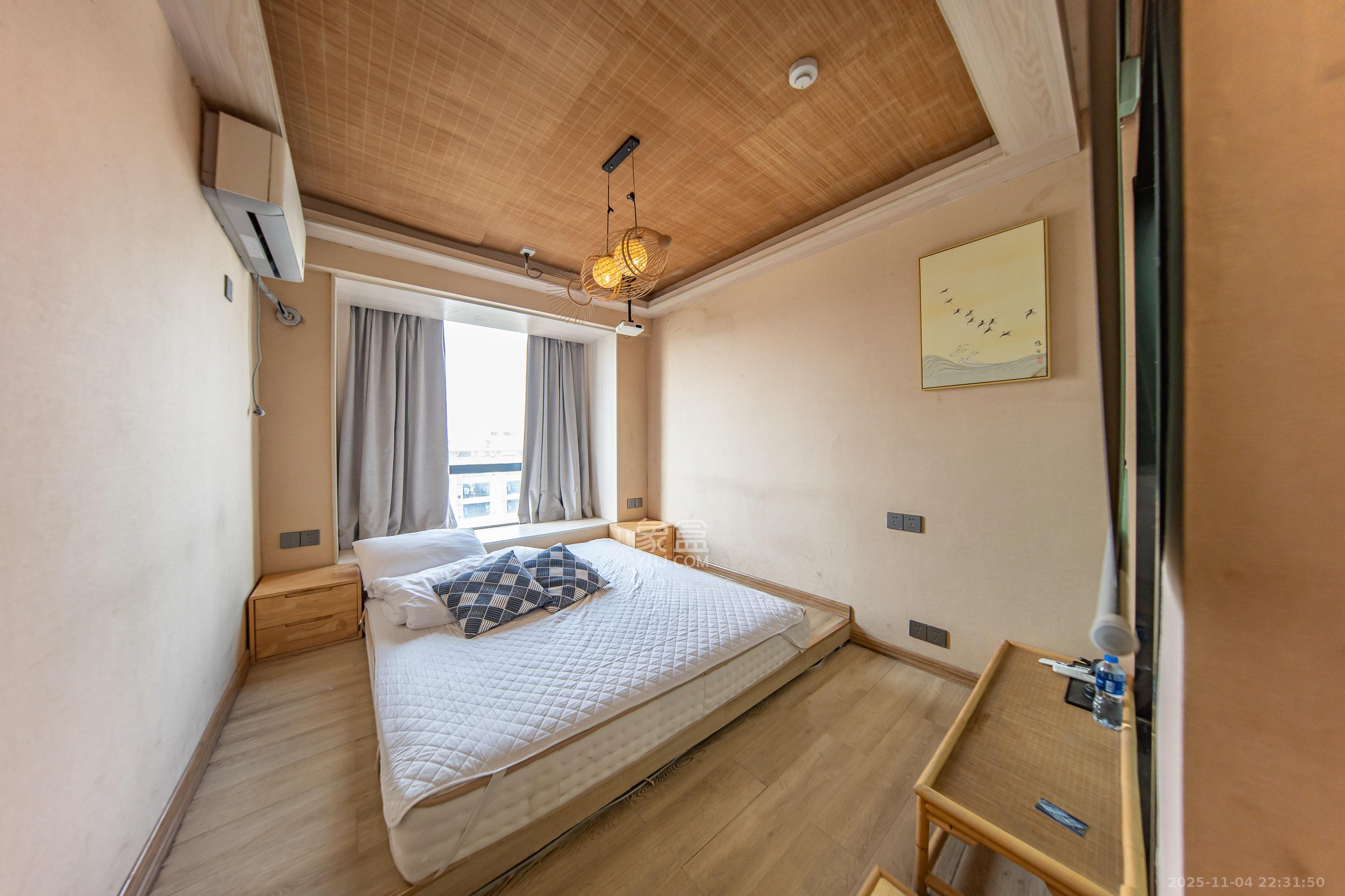 洋湖时代  1室1厅1卫    12.8万卧室