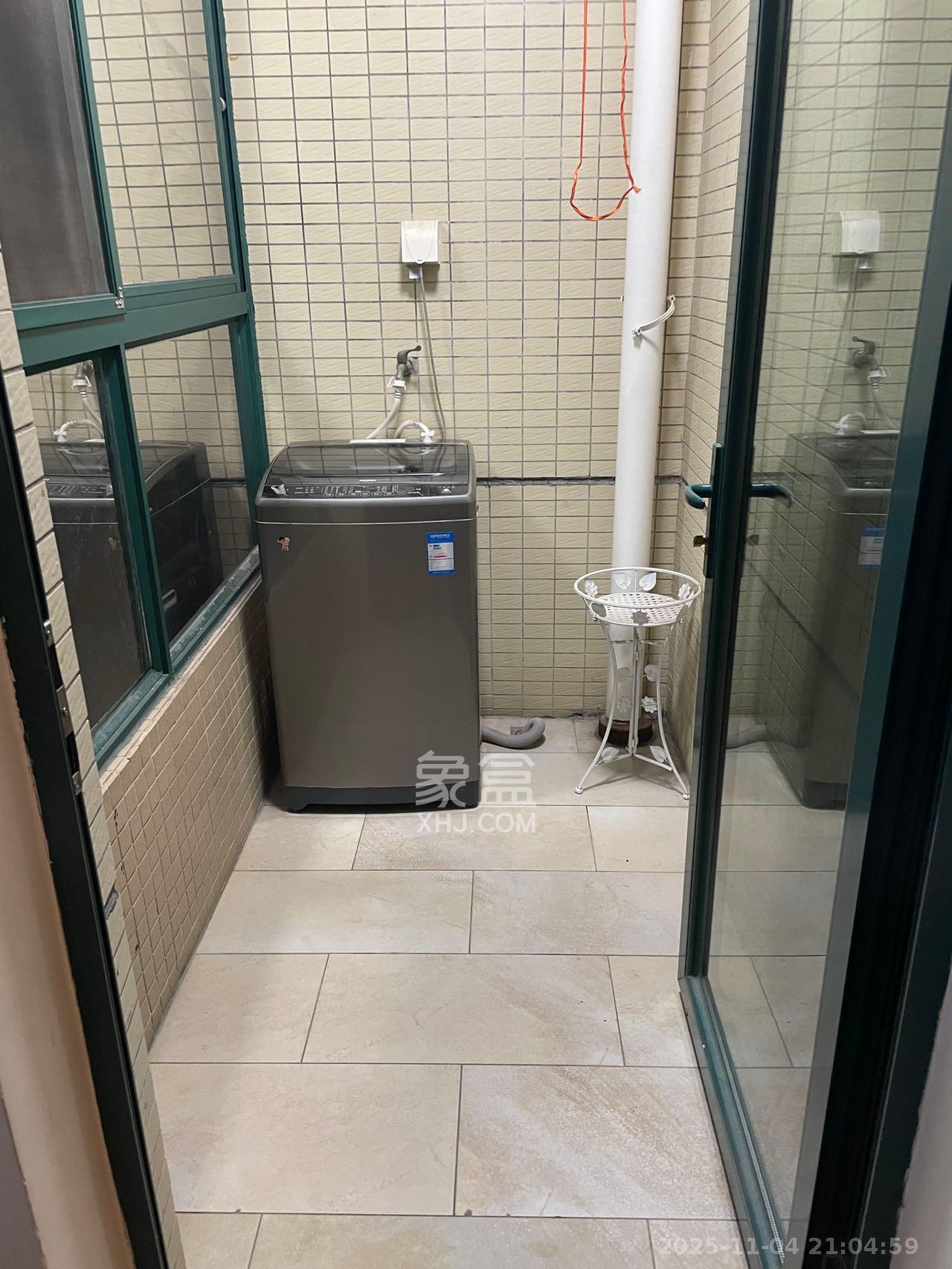 恒大华府 3室2厅1卫 2300.0元/月 恒大华府 3室2厅1卫 2300.0元/月室内图