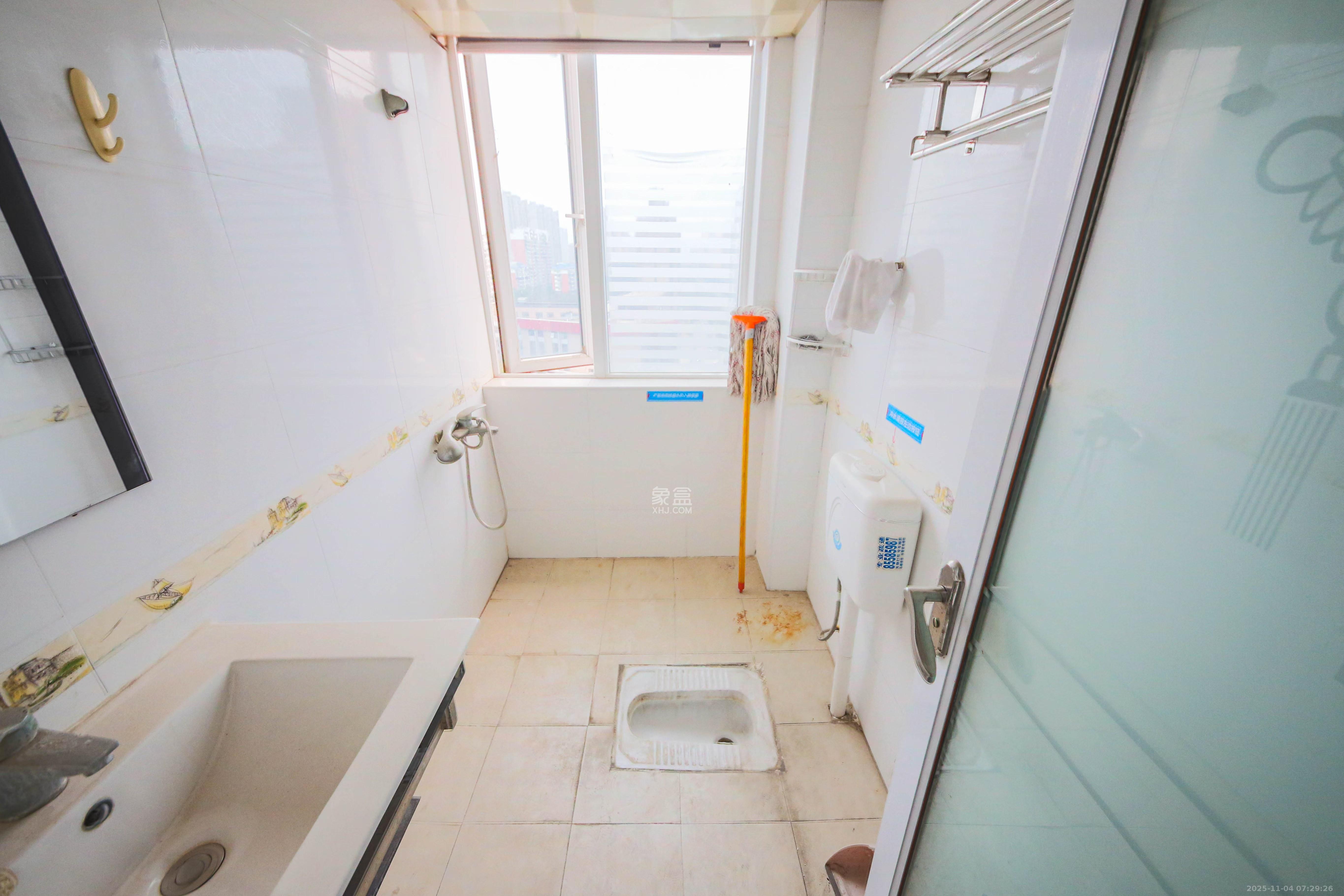 长城华都  1室2厅1卫    3200.0元/月室内图