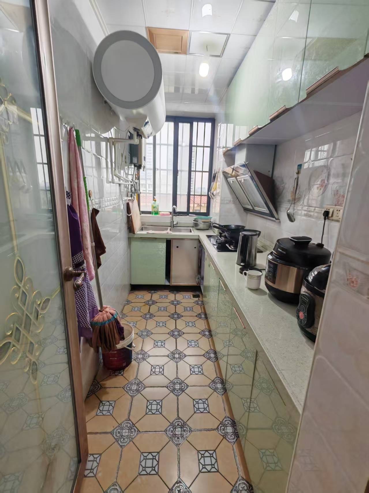 滨江花城  3室2厅1卫    118.0万