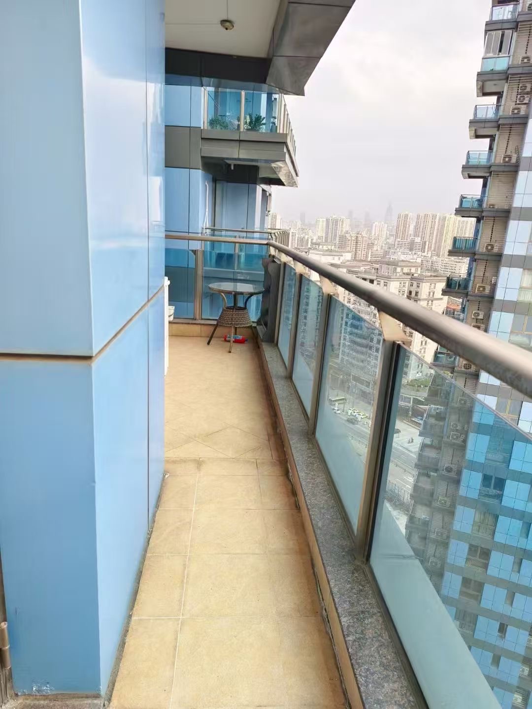 外滩中心  1室1厅1卫    2300.0元/月室内图