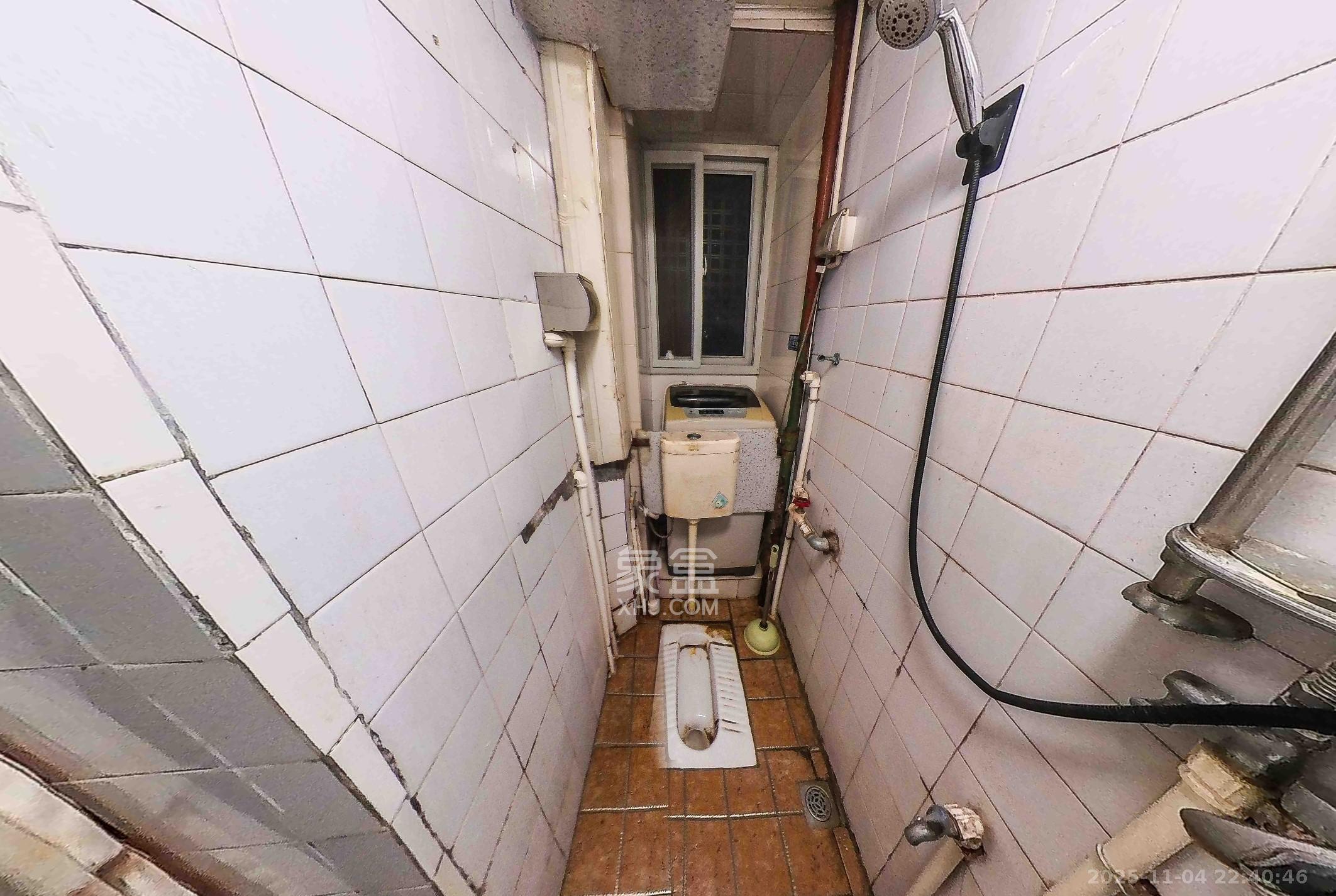 陈家湖小区  3室1厅1卫    80.0万卫生间