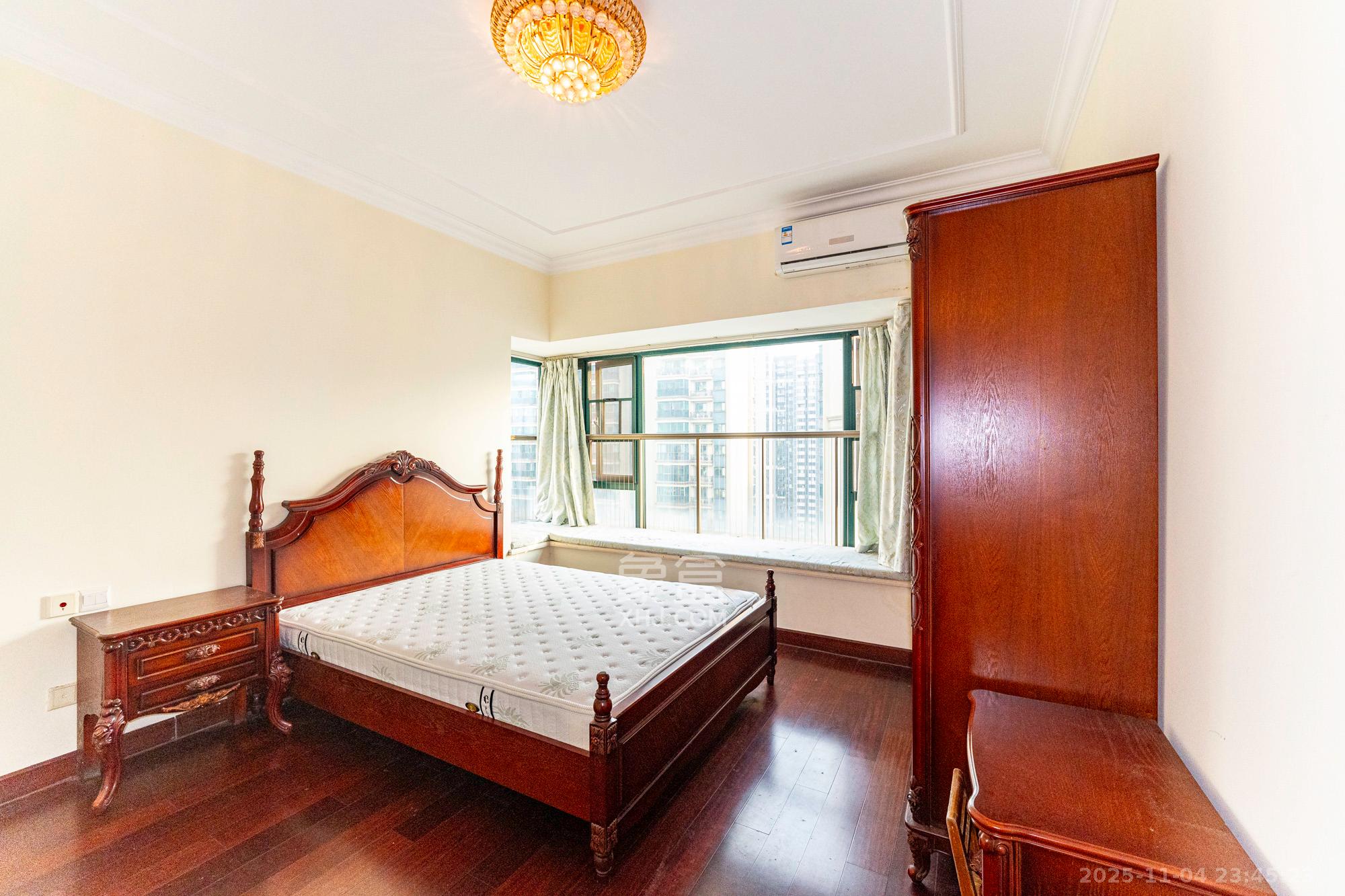 恒大翡翠华庭 3室2厅2卫 92.8万 恒大翡翠华庭 3室2厅2卫 92.8万卧室