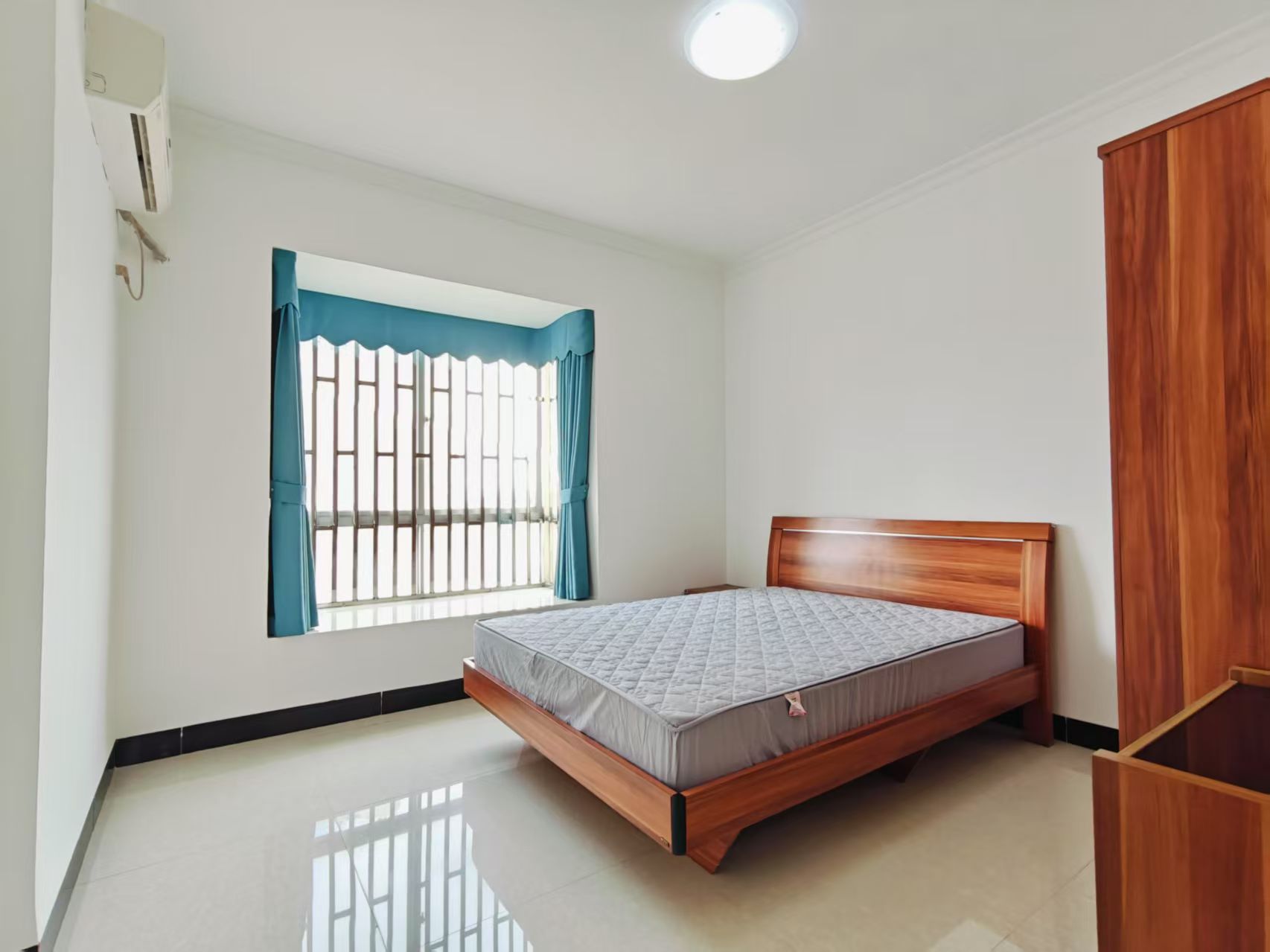 良种场宿舍  3室2厅1卫    2200.0元/月室内图