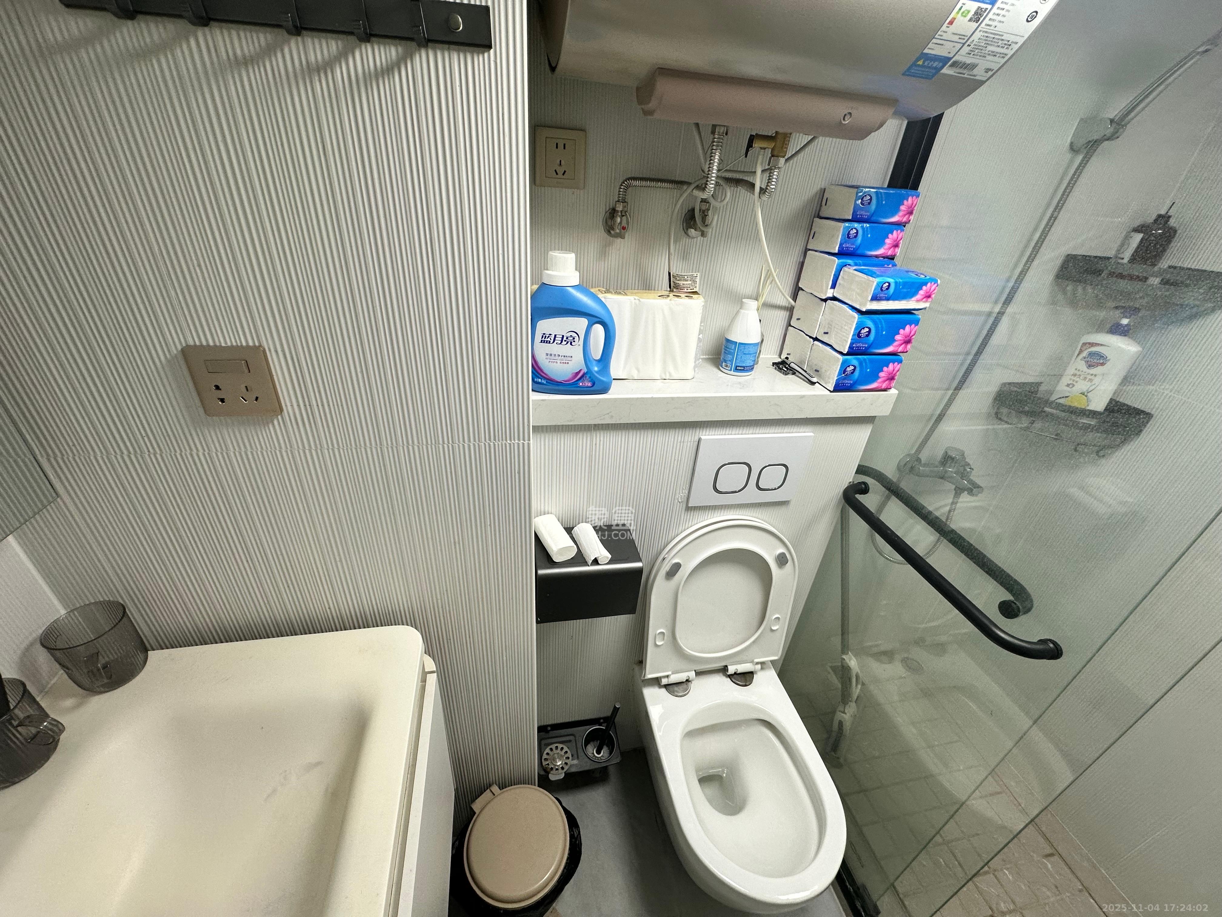 卓越中寰  2室1厅1卫    2800.0元/月室内图