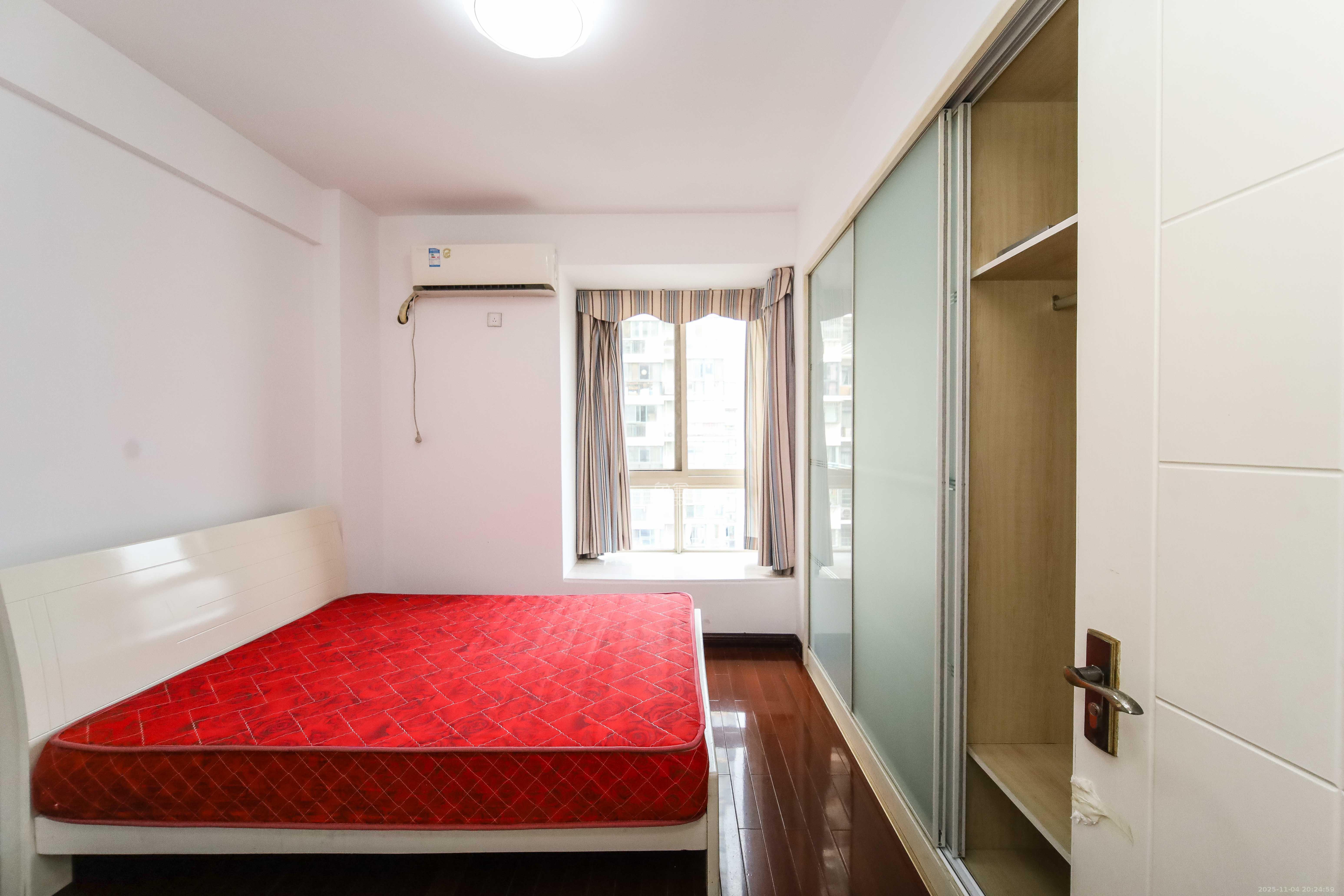 浏阳河畔家园 3室2厅1卫 94.0万 浏阳河畔家园 3室2厅1卫 94.0万卧室