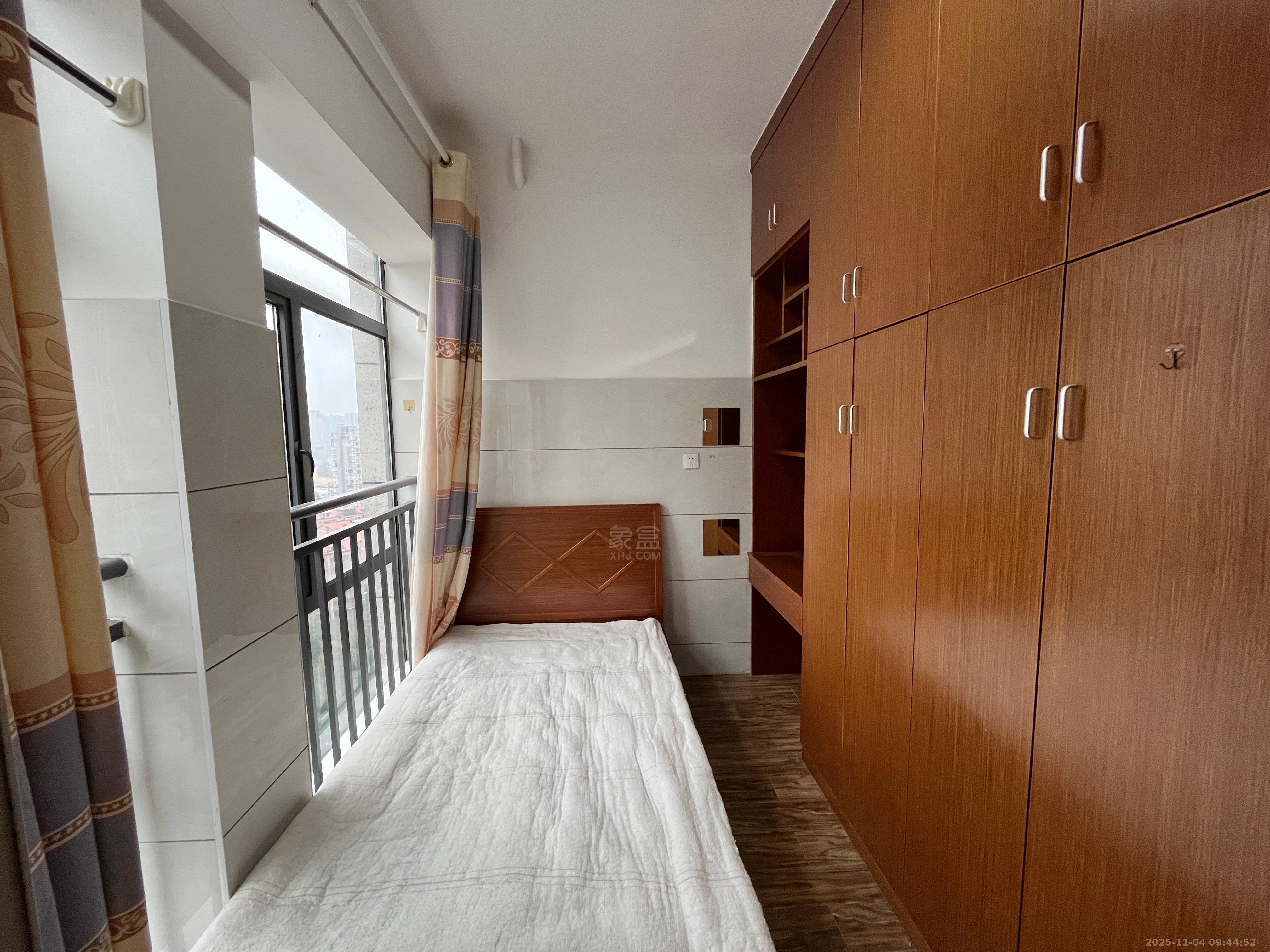 流金岁月-华晨国际  2室1厅1卫    1400.0元/月室内图