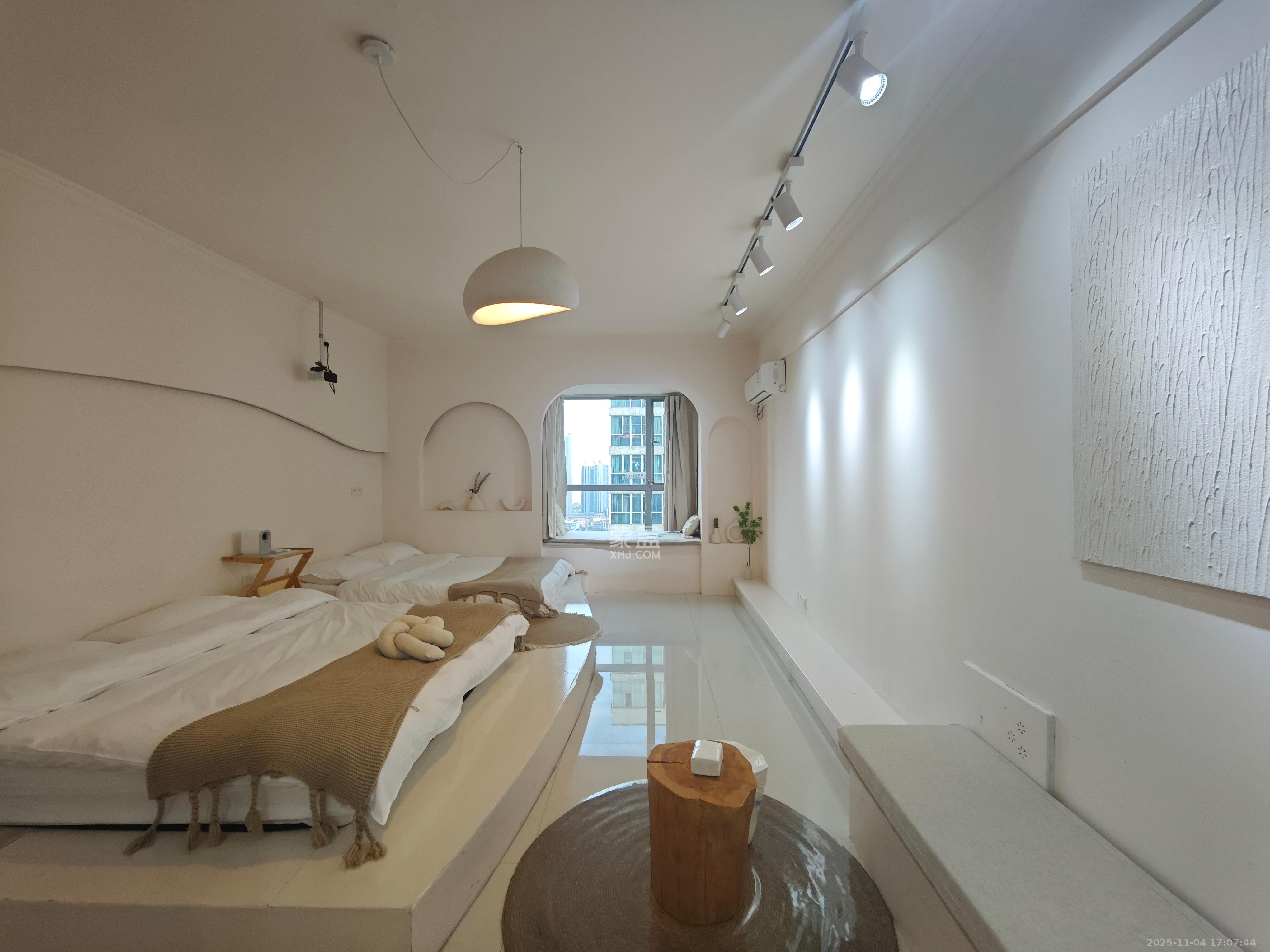 五一中央领御  1室1厅1卫    1900.0元/月