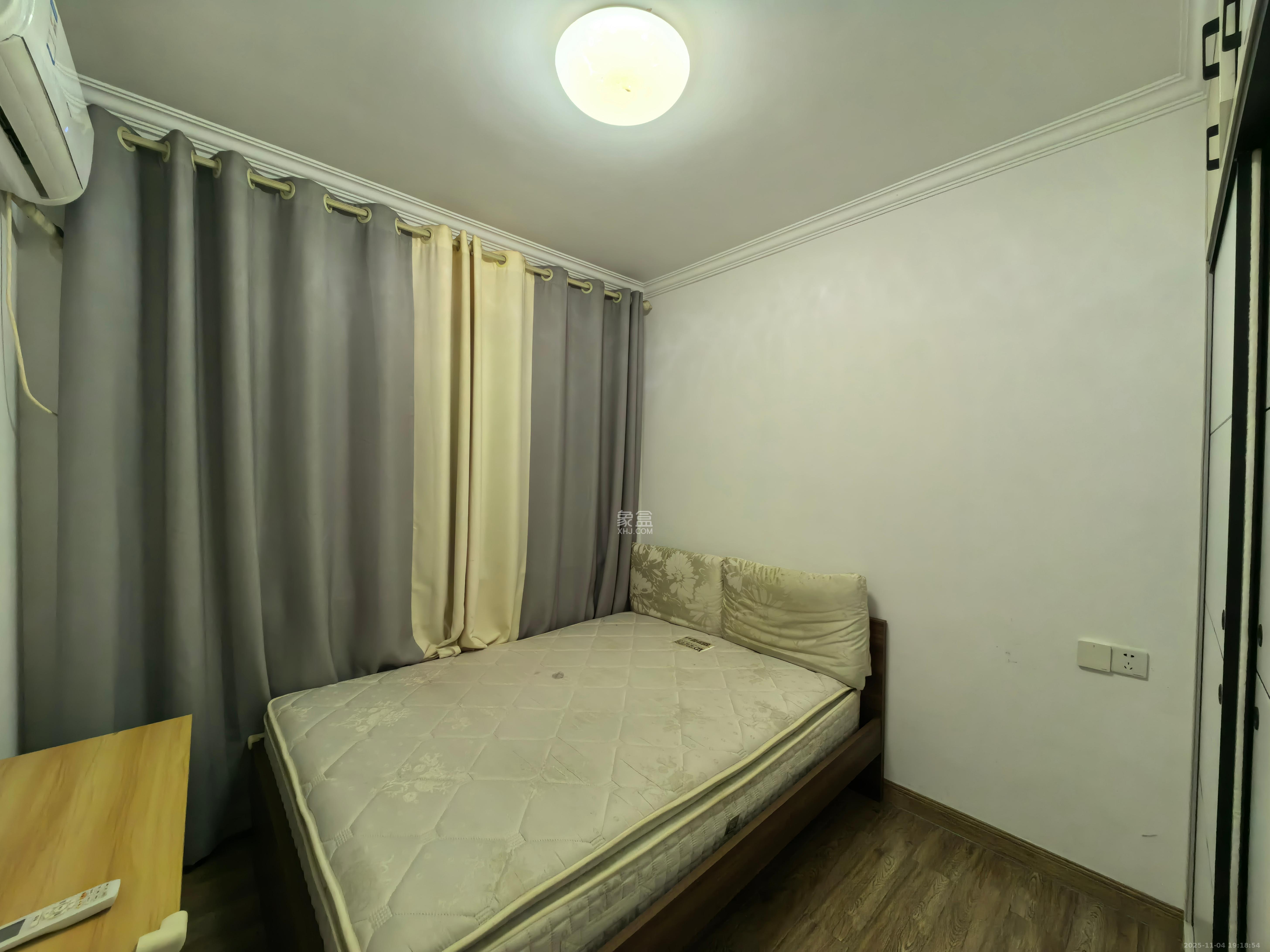 华润置地广场二期  1室0厅0卫    2200.0元/月室内图