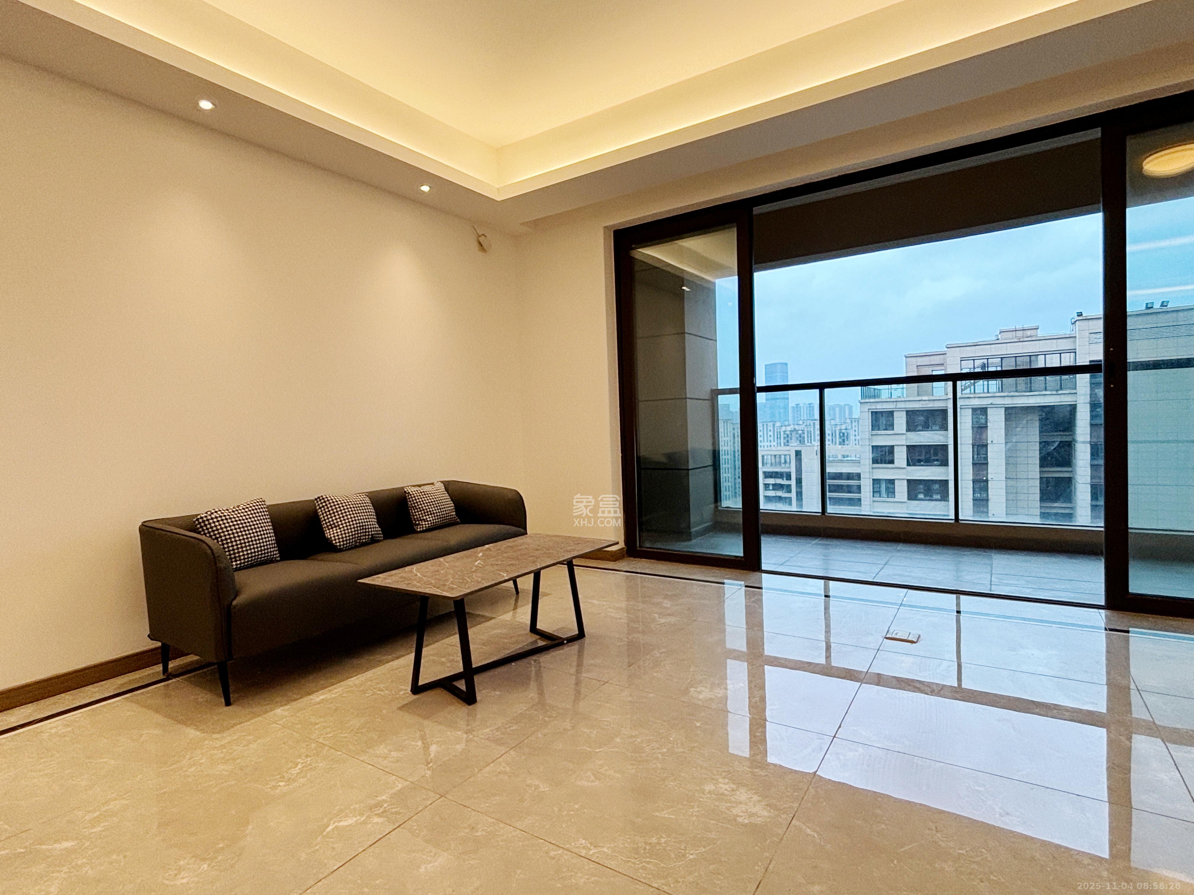 龙湖铂金中心（龙湖春江郦城）  3室2厅2卫    4600.0元/月室内图