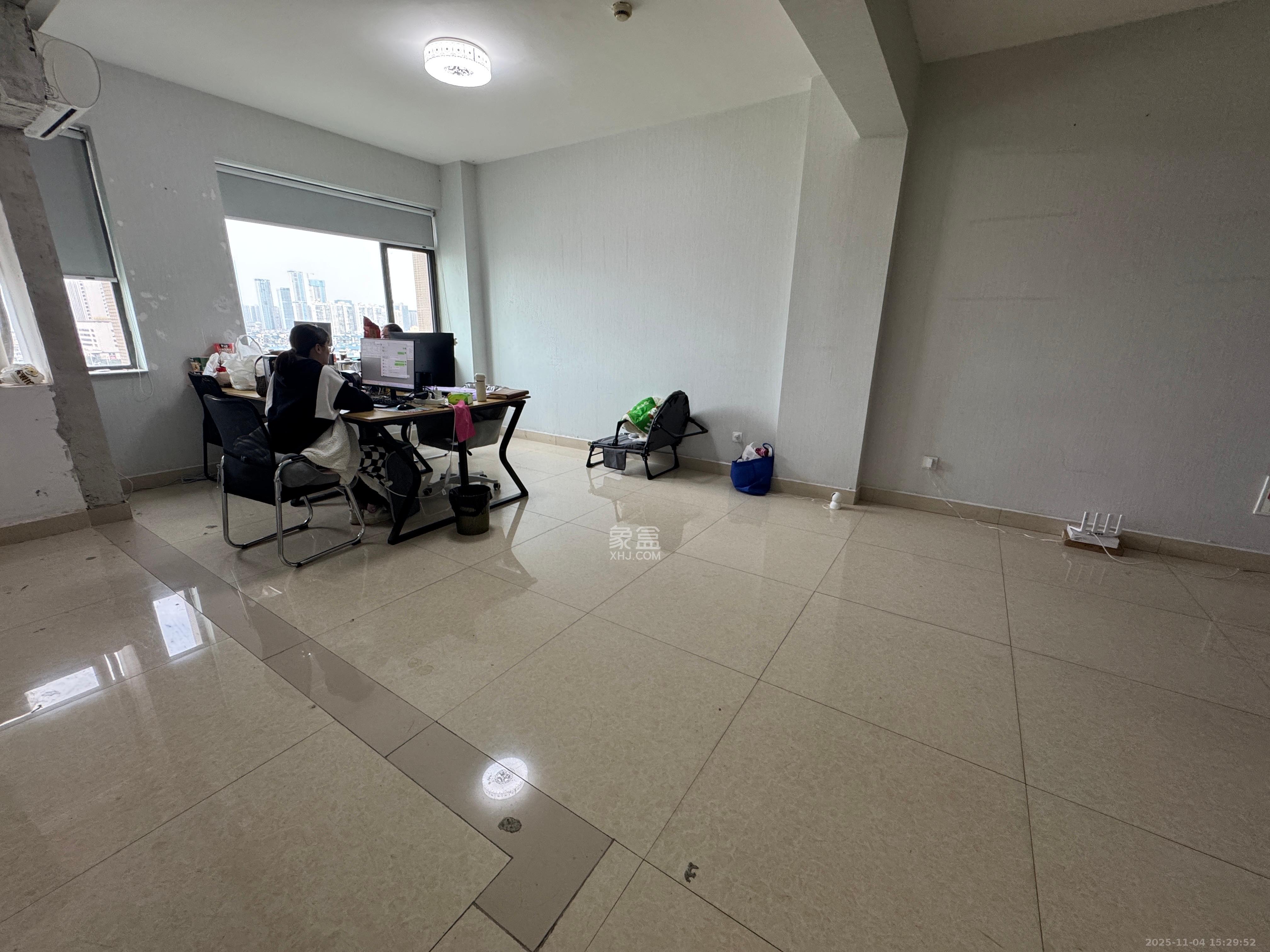 长房中庭国际(东郡华蓉广场) 1室1厅1卫 2200.0元/月 长房中庭国际(东郡华蓉广场) 1室1厅1卫 2200.0元/月室内图