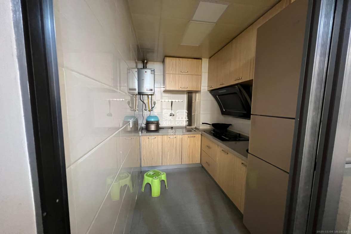 百纳广场(百纳公寓) 2室2厅1卫 2400.0元/月 百纳广场(百纳公寓) 2室2厅1卫 2400.0元/月室内图