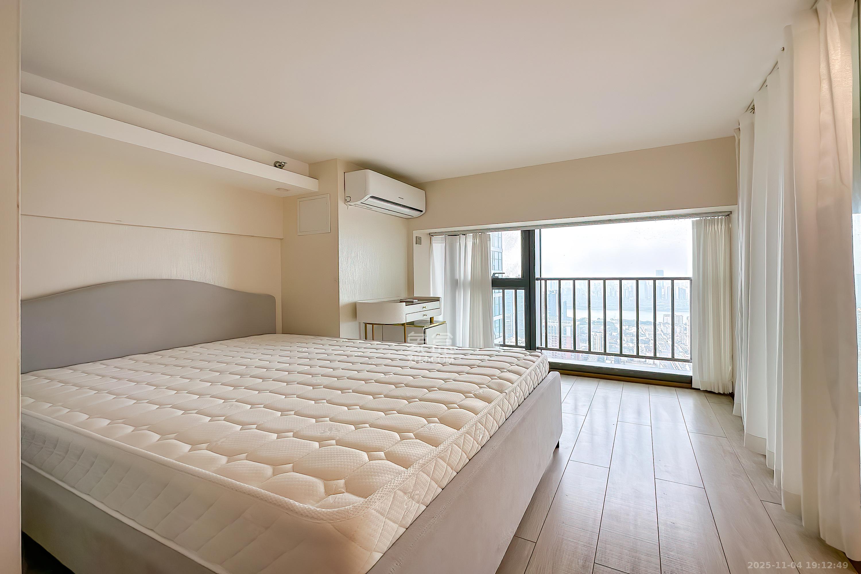 华远华时代 3室2厅2卫 98.0万 华远华时代 3室2厅2卫 98.0万卧室