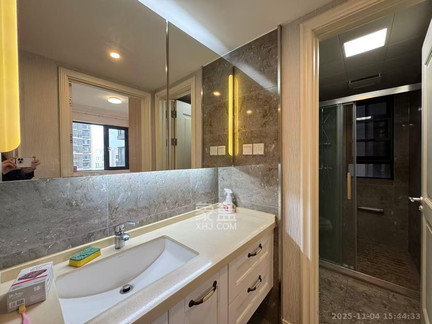 万科金域蓝湾 4室2厅2卫 3200.0元/月 万科金域蓝湾 4室2厅2卫 3200.0元/月室内图