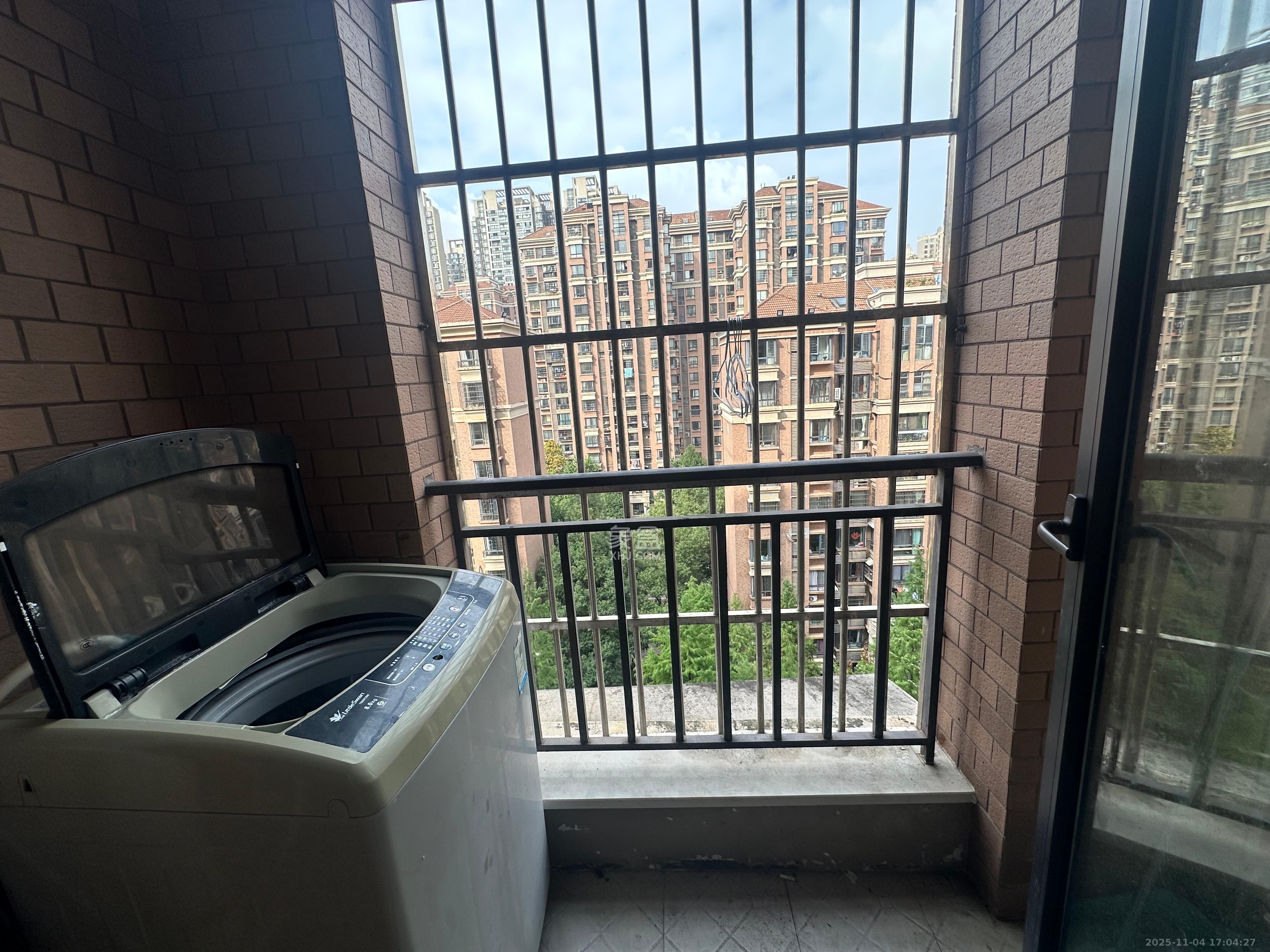 华润凤凰城一期  3室2厅1卫    1500.0元/月室内图