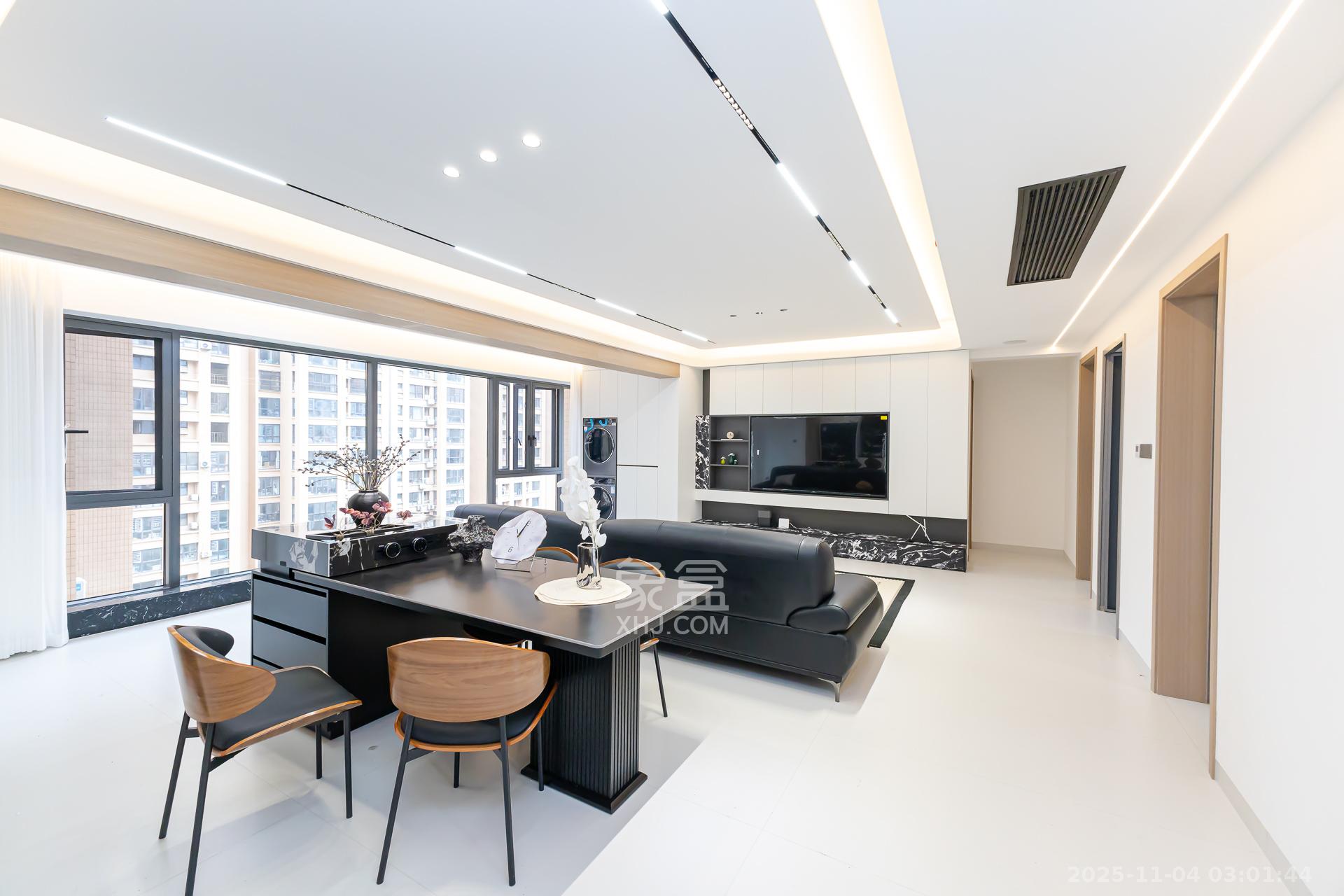 润和又一城  4室2厅2卫    135.8万客厅