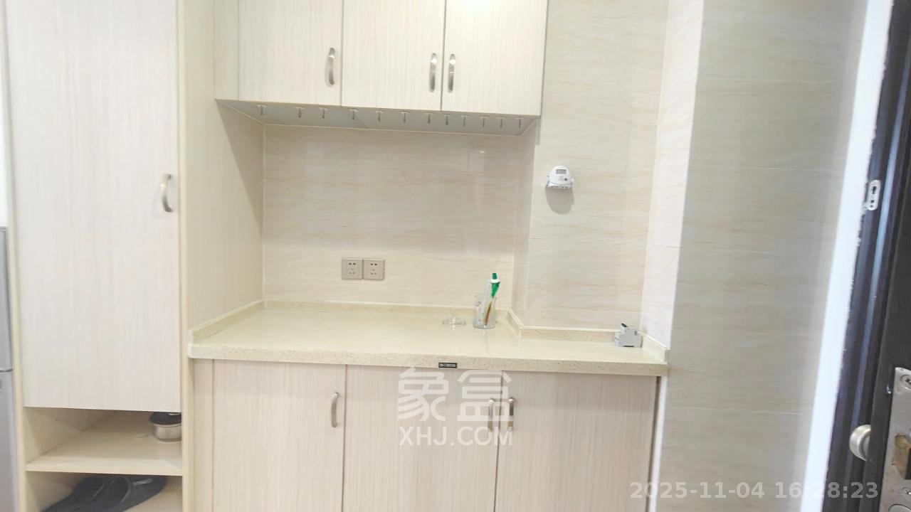 梅溪国际公寓（步步高新天地）  1室1厅1卫    1600.0元/月室内图