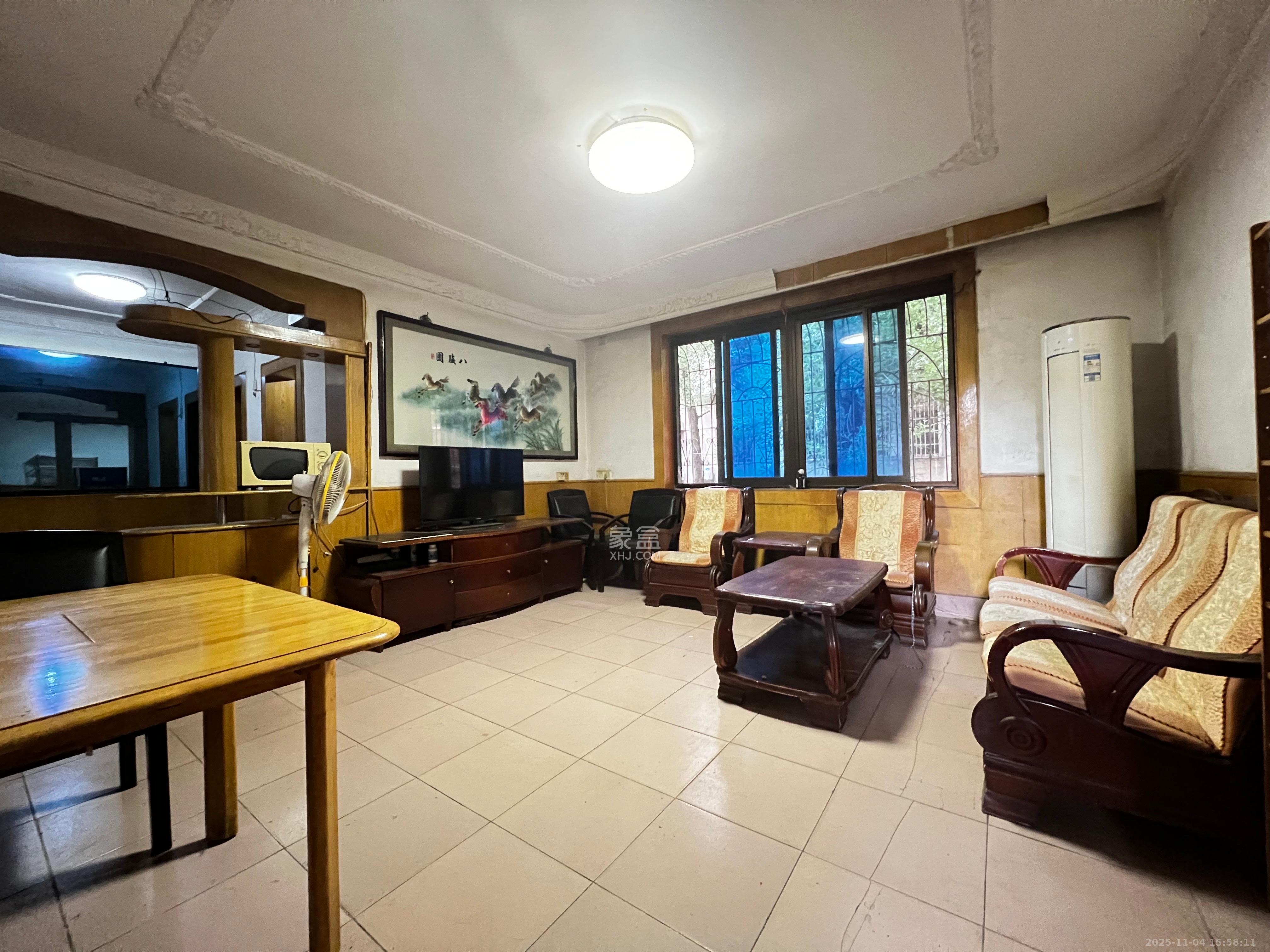 丝茅冲丽臣小区 1室1厅1卫 1400.0元/月 丝茅冲丽臣小区 1室1厅1卫 1400.0元/月室内图