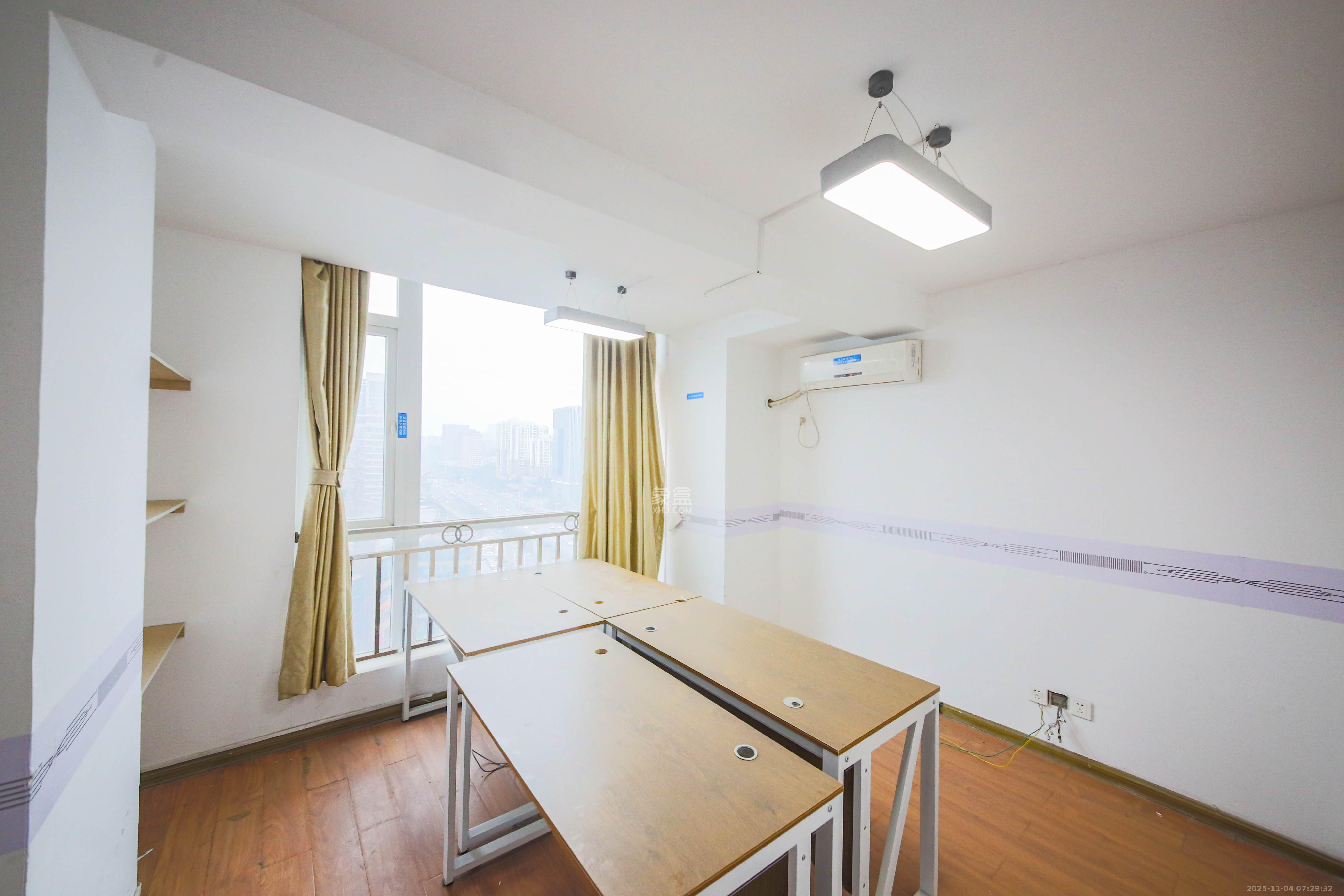 长城华都 1室2厅1卫 3200.0元/月 长城华都 1室2厅1卫 3200.0元/月室内图