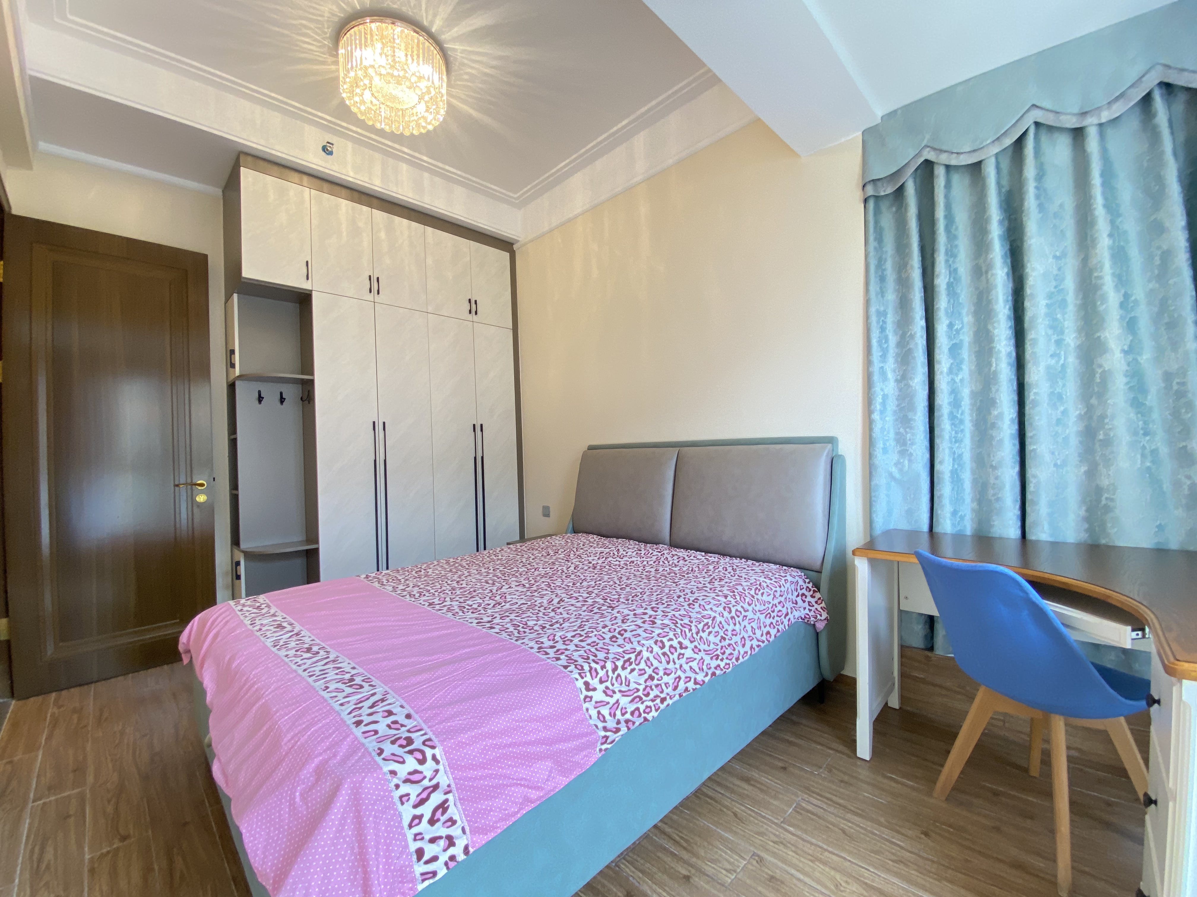 恒大悦龙府 3室2厅1卫 3600.0元/月 恒大悦龙府 3室2厅1卫 3600.0元/月室内图