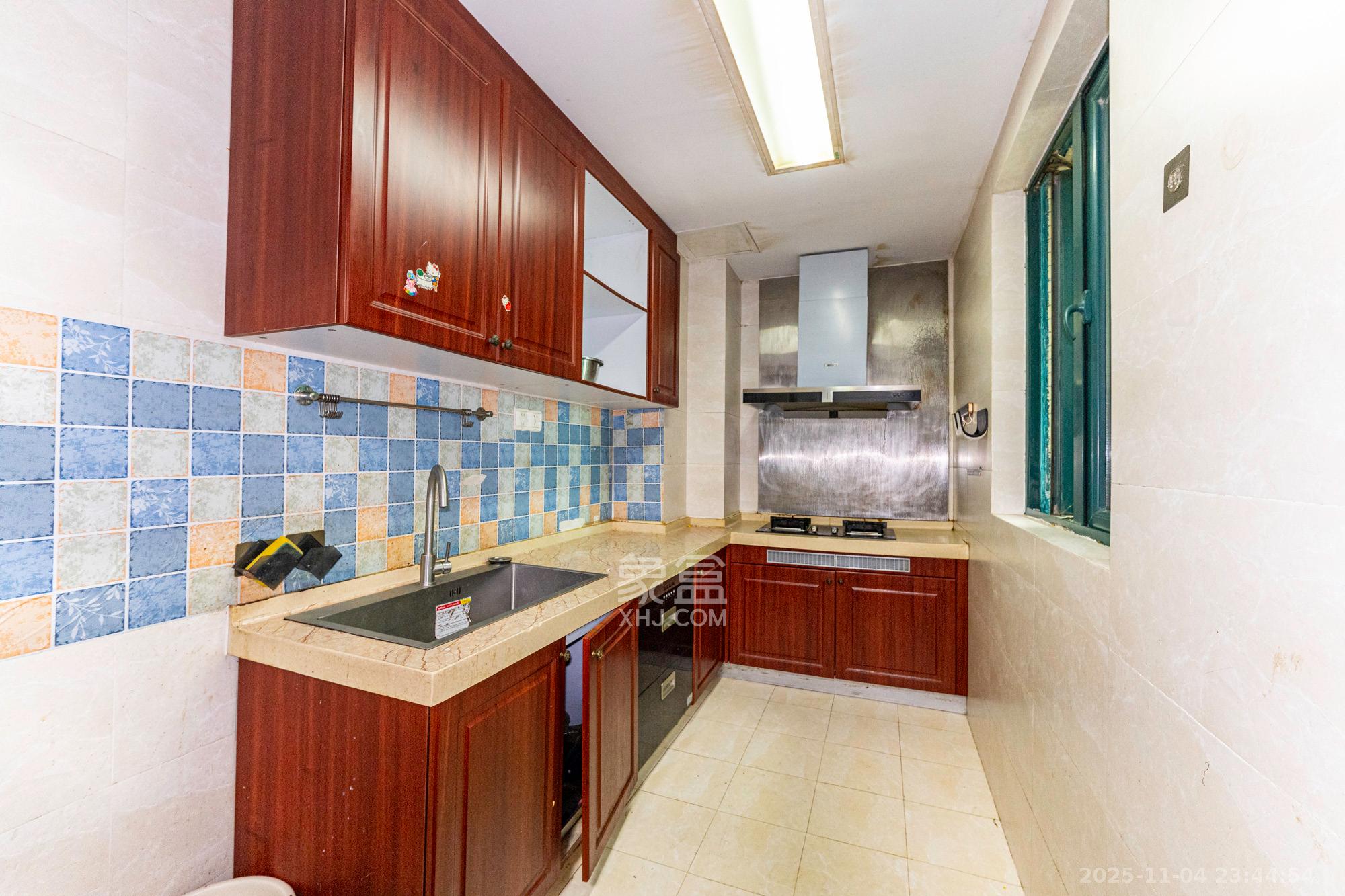 恒大翡翠华庭 3室2厅2卫 94.0万 恒大翡翠华庭 3室2厅2卫 94.0万厨房