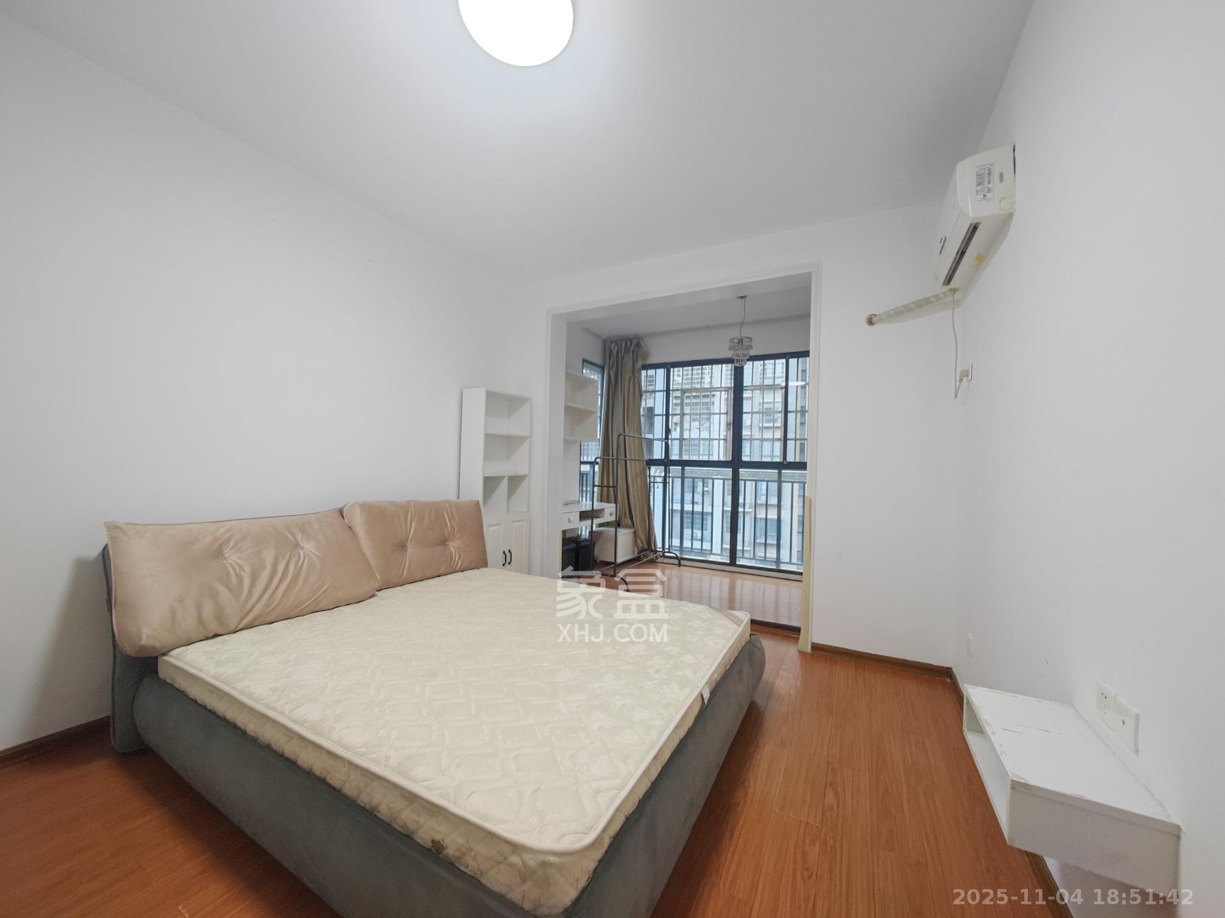 世纪桃花苑 2室2厅1卫 58.0万 世纪桃花苑 2室2厅1卫 58.0万卧室