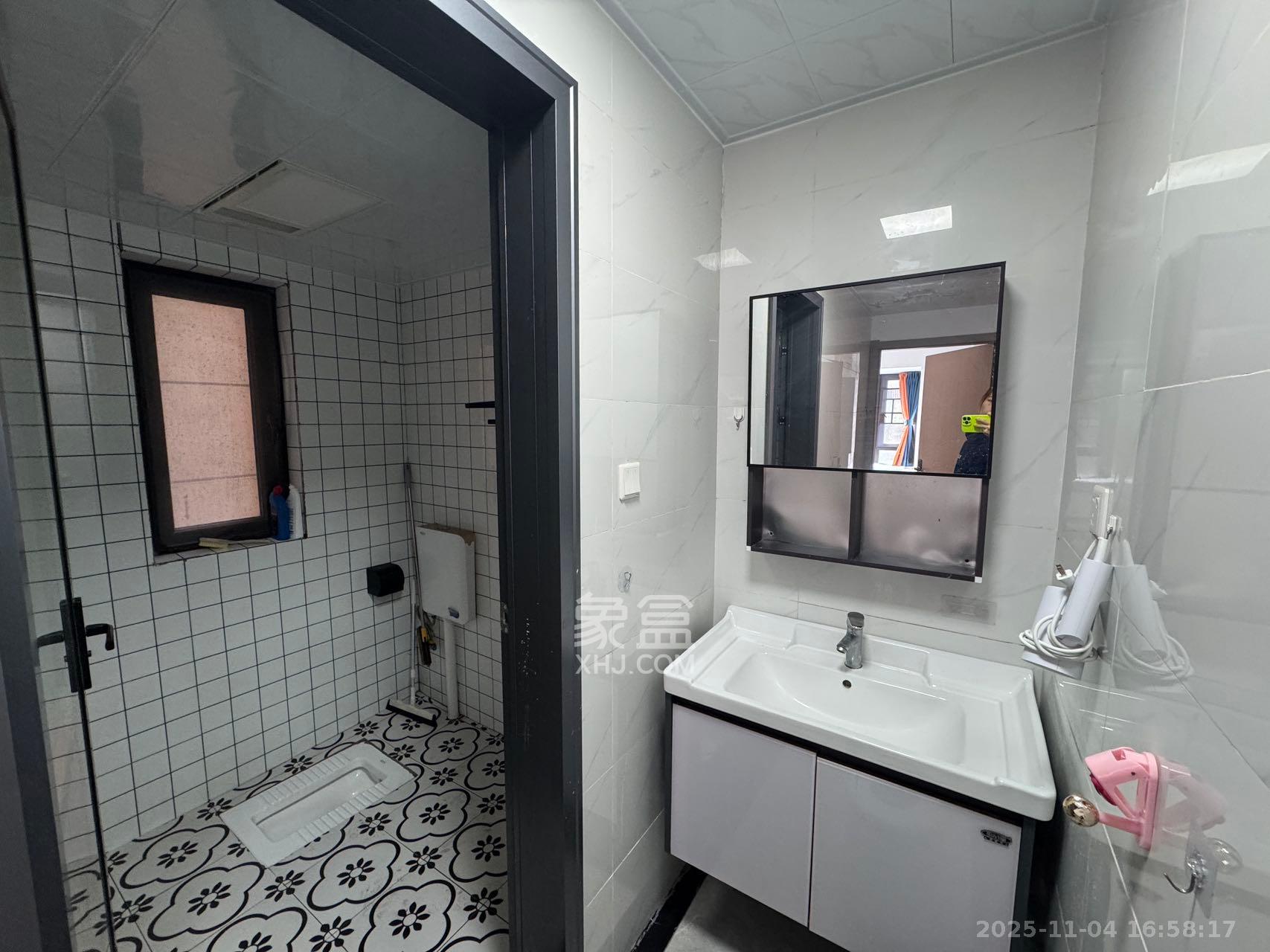 保利东郡 4室2厅2卫 2000.0元/月 保利东郡 4室2厅2卫 2000.0元/月室内图