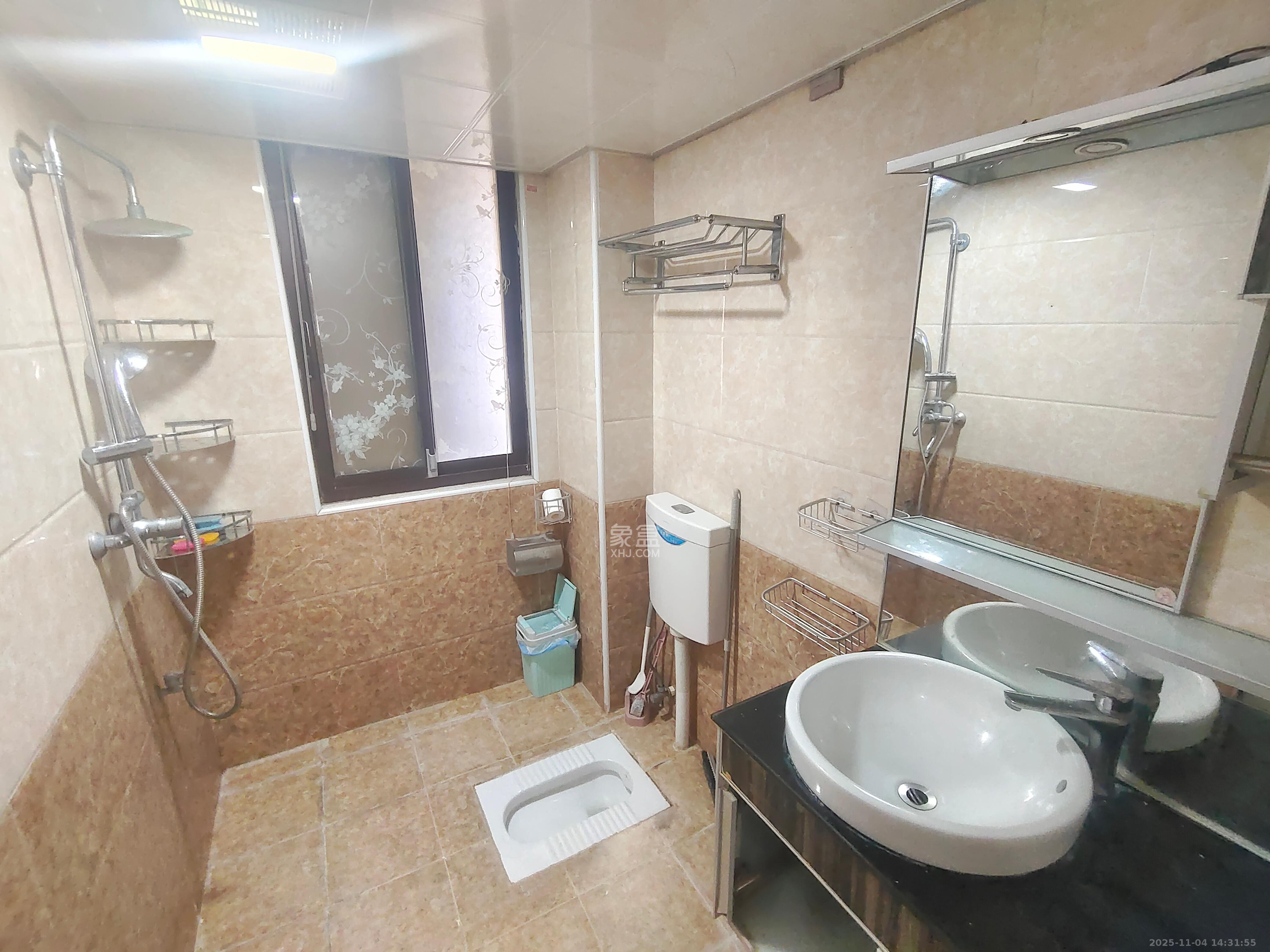 奥克斯缔壹城  3室2厅1卫    2000.0元/月室内图