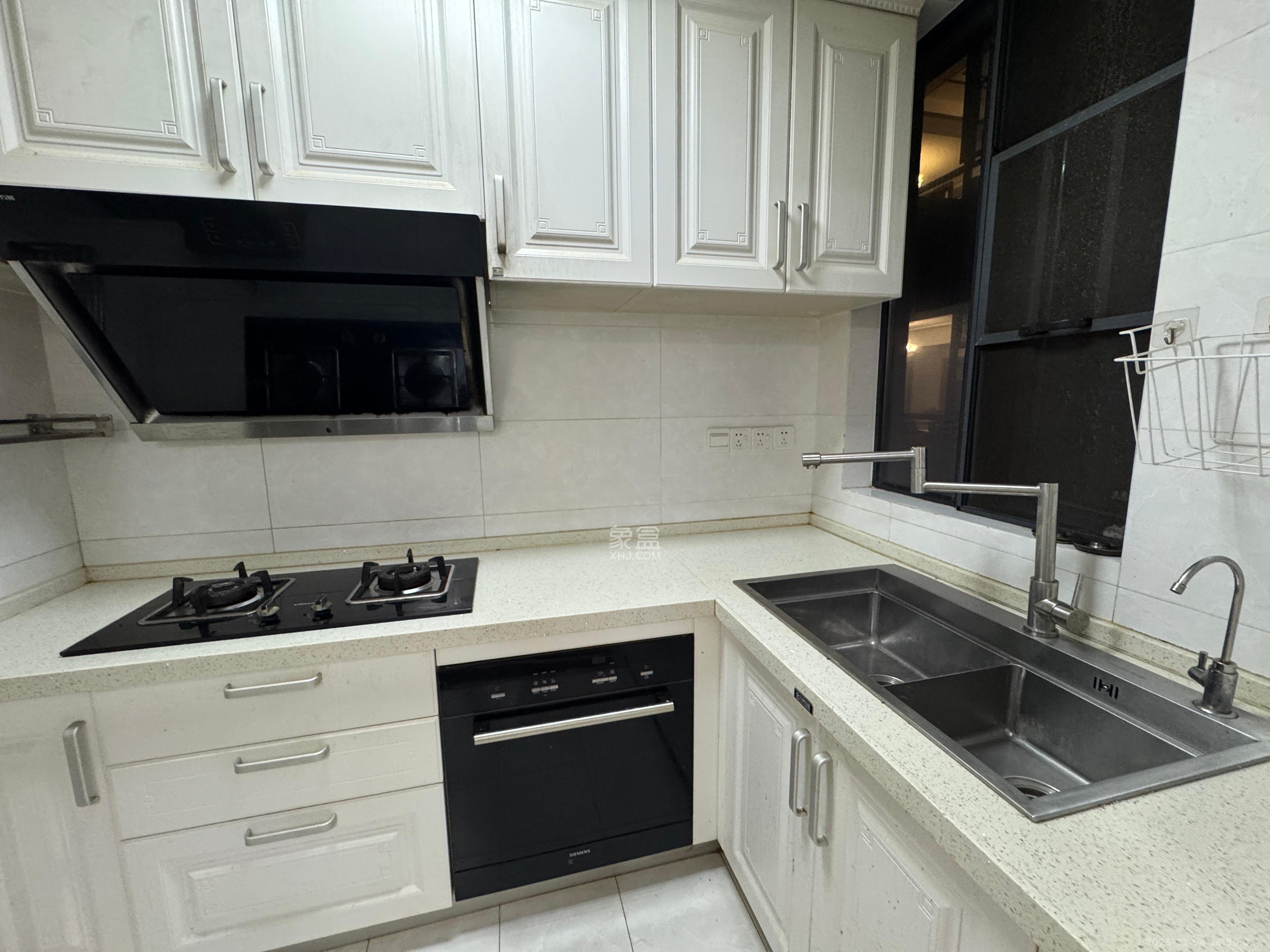 荣悦台 3室2厅1卫 3800.0元/月 荣悦台 3室2厅1卫 3800.0元/月室内图