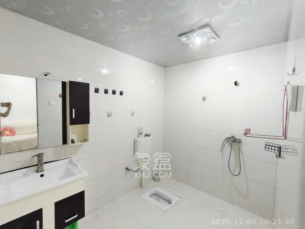 金领家族 1室1厅1卫 1450.0元/月 金领家族 1室1厅1卫 1450.0元/月室内图