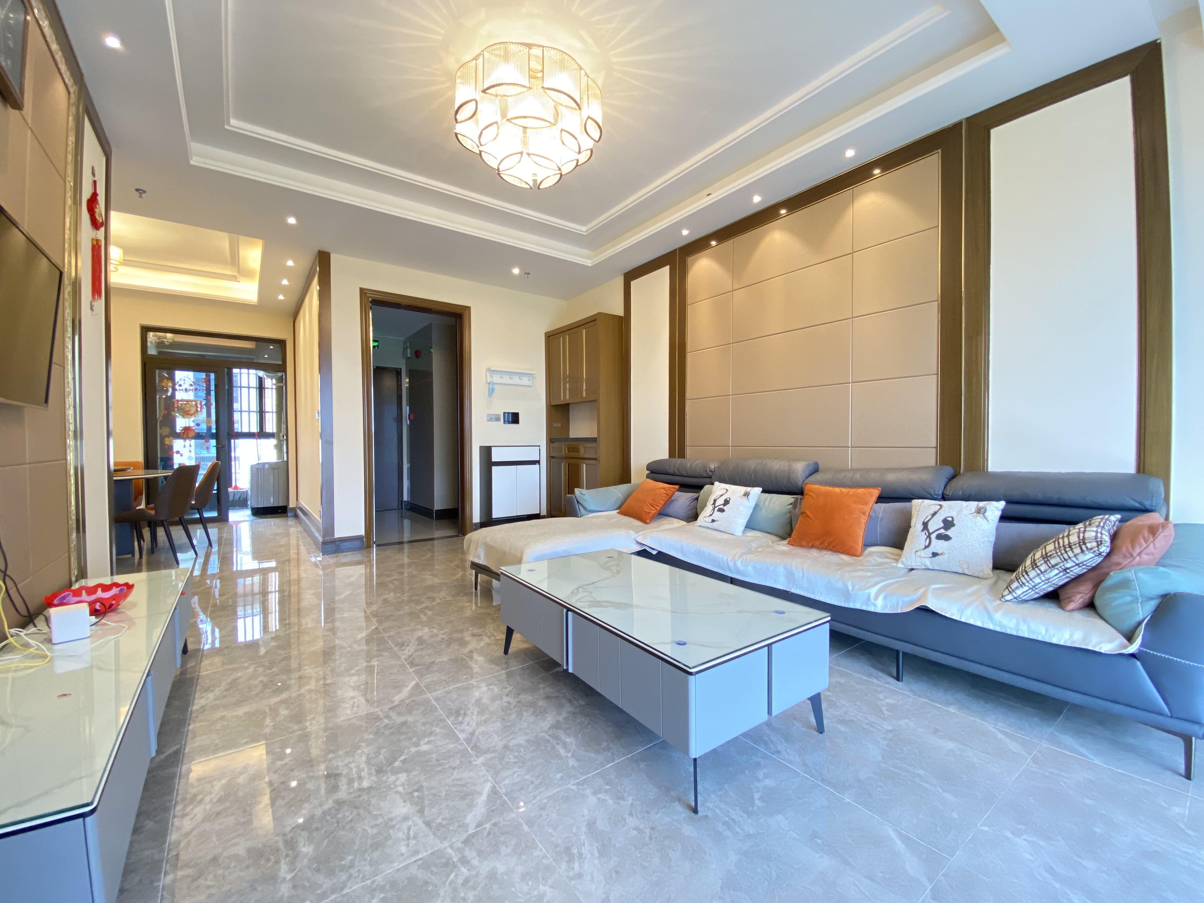 恒大悦龙府 3室2厅1卫 3600.0元/月 恒大悦龙府 3室2厅1卫 3600.0元/月室内图