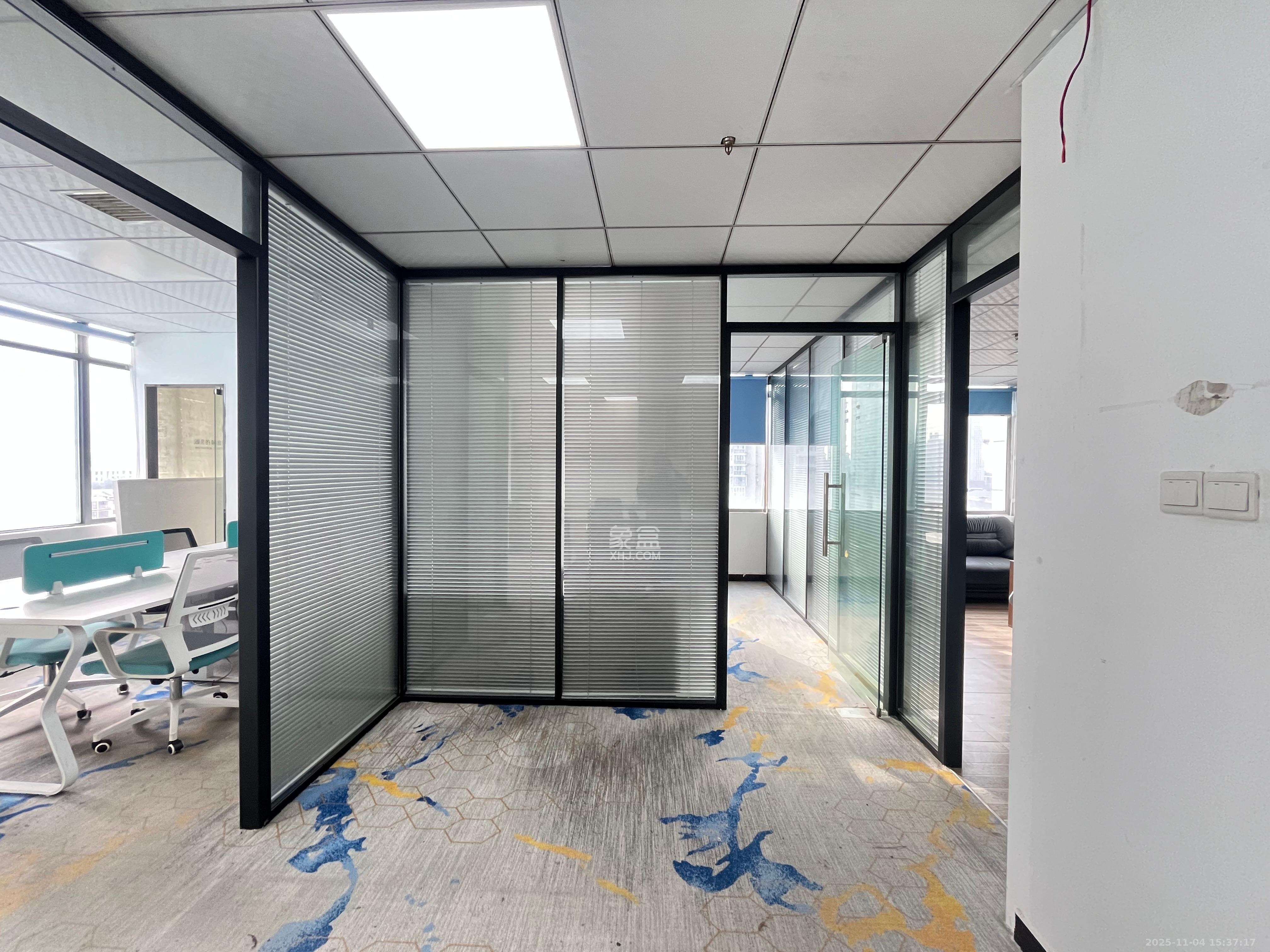 奥克斯广场   114.46㎡      6000.0元/月室内图