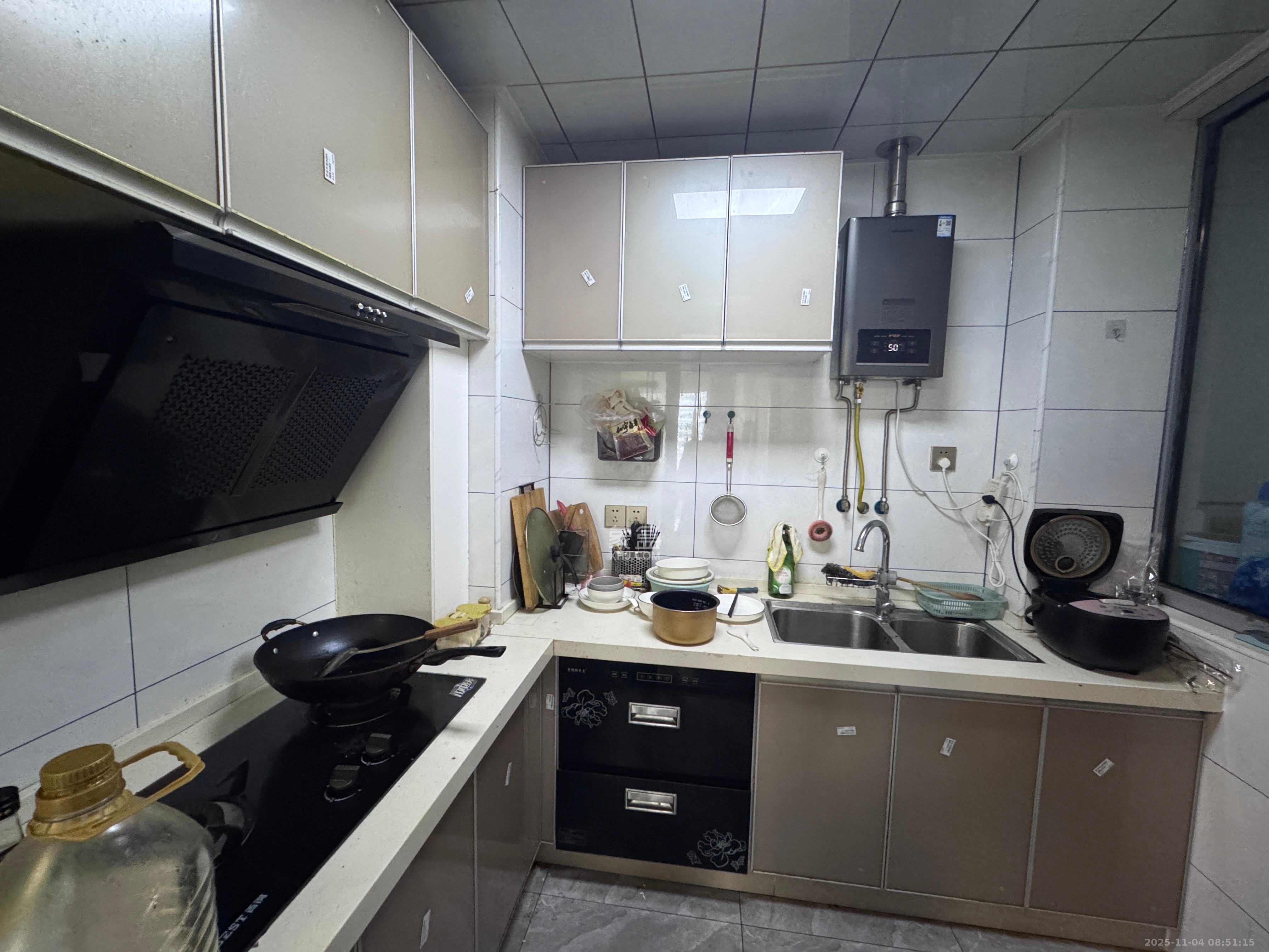 世茂铂翠湾四期(世茂悦享) 3室2厅1卫 2900.0元/月 世茂铂翠湾四期(世茂悦享) 3室2厅1卫 2900.0元/月室内图