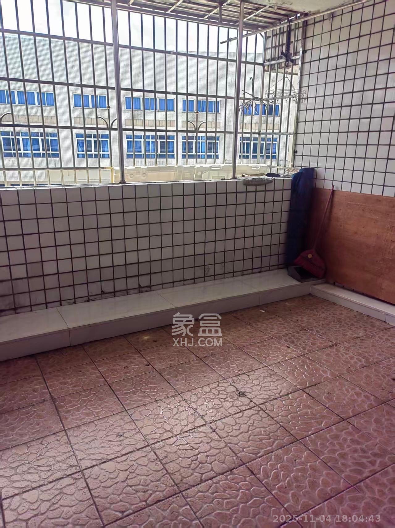 南锦家园  3室1厅1卫    1800.0元/月室内图