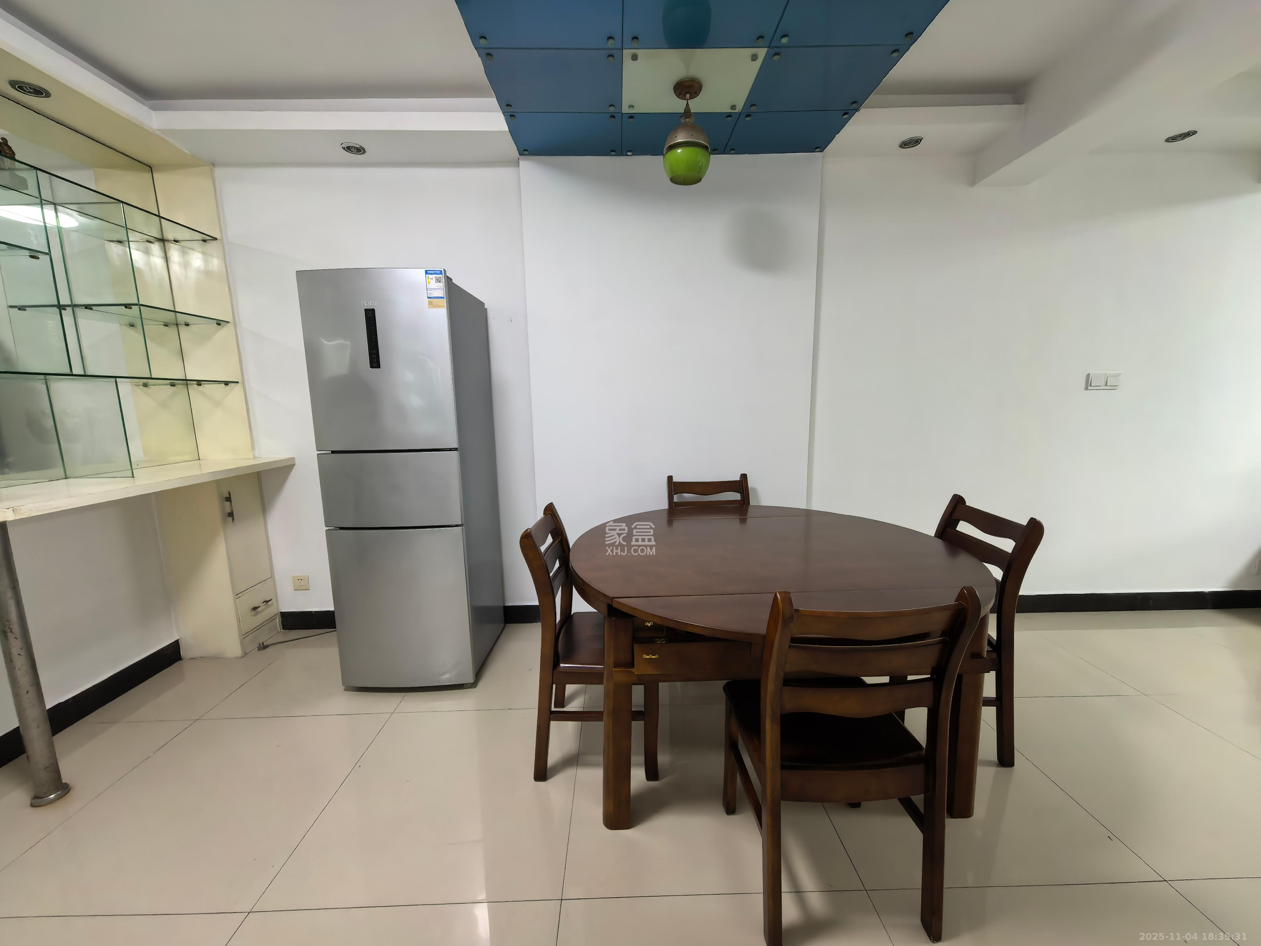 佳天雅苑 3室2厅1卫 2600.0元/月 佳天雅苑 3室2厅1卫 2600.0元/月室内图