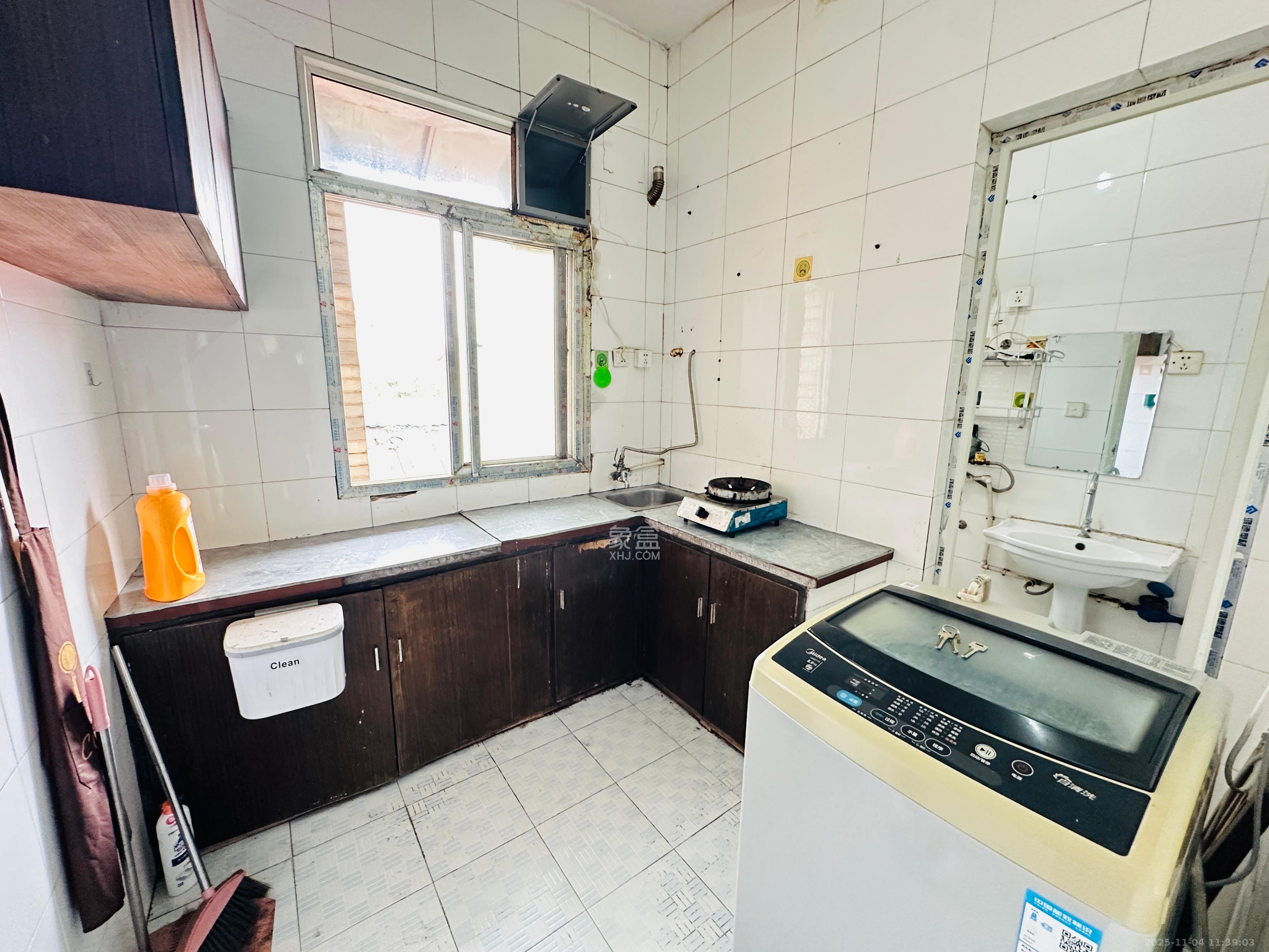 宝塔山私房散盘 1室1厅1卫 1100.0元/月 宝塔山私房散盘 1室1厅1卫 1100.0元/月室内图