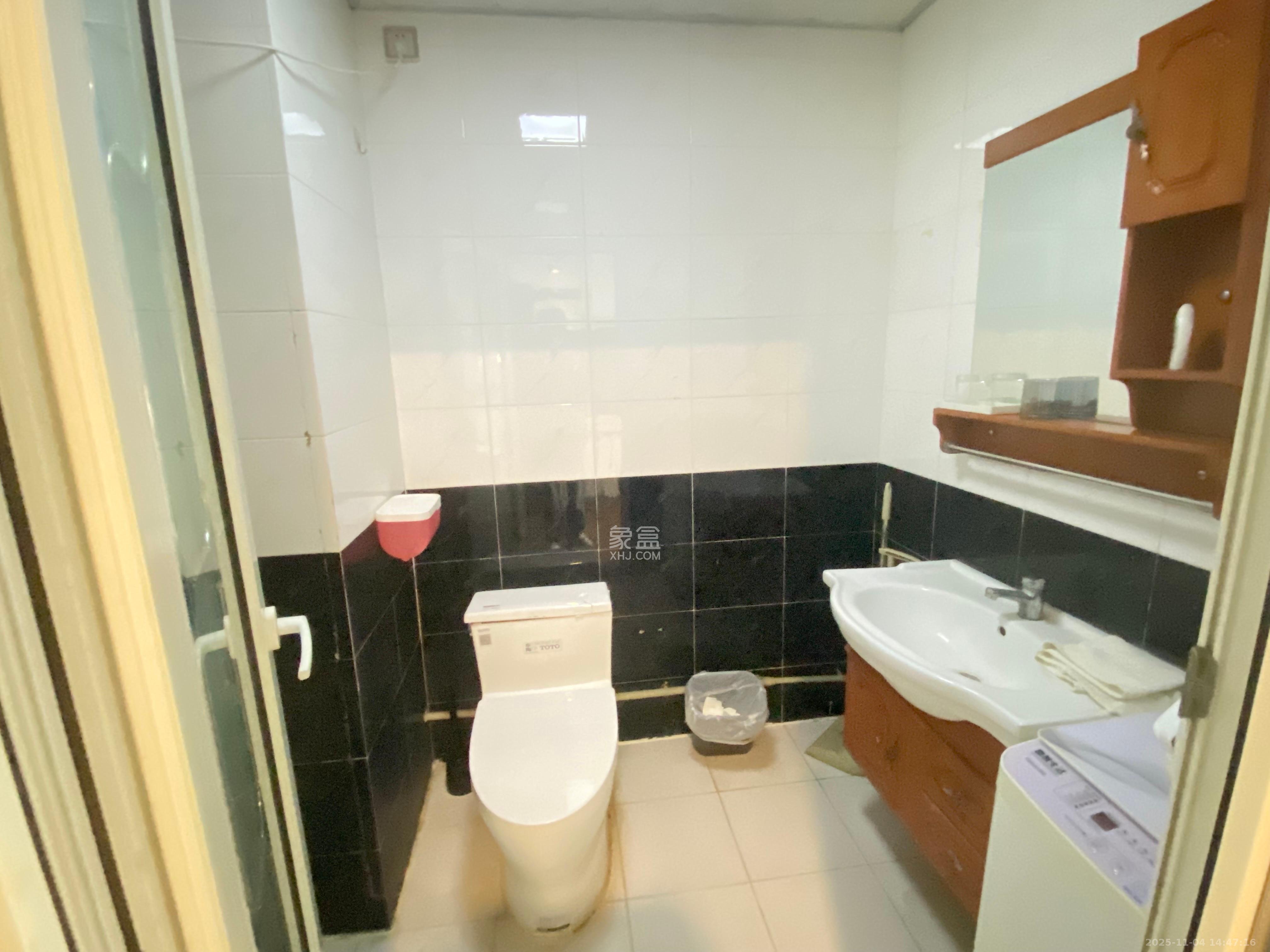 上城星座  1室1厅1卫    1700.0元/月室内图