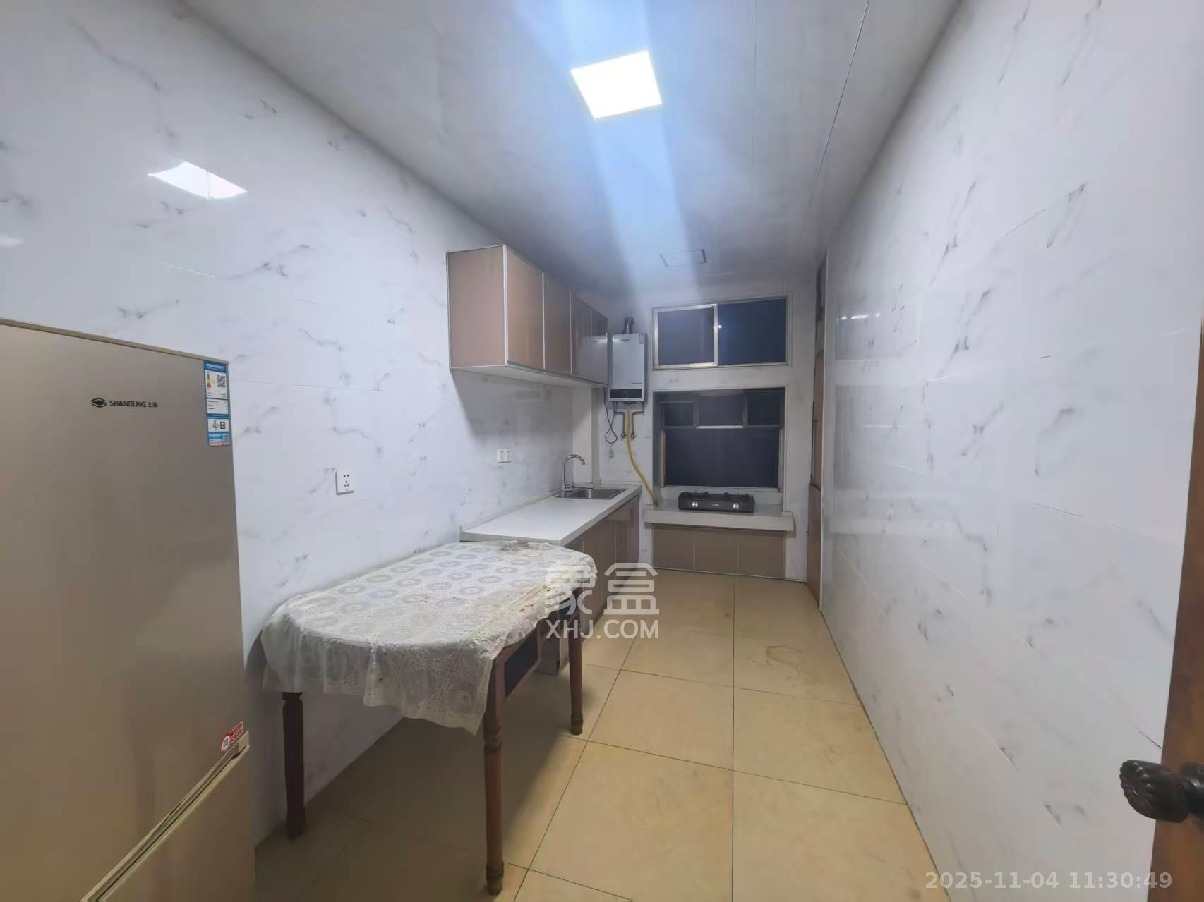 轻苑小区  3室1厅1卫    1600.0元/月室内图