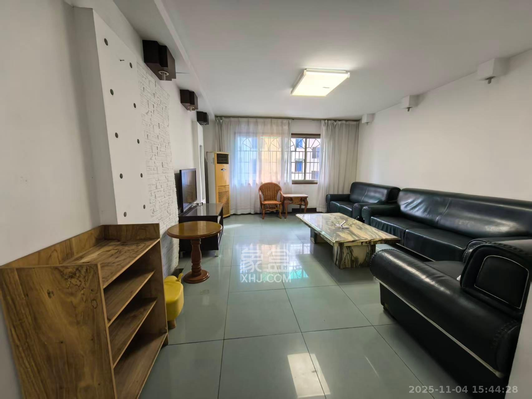 南明苑西区 4室2厅2卫 2100.0元/月 南明苑西区 4室2厅2卫 2100.0元/月室内图