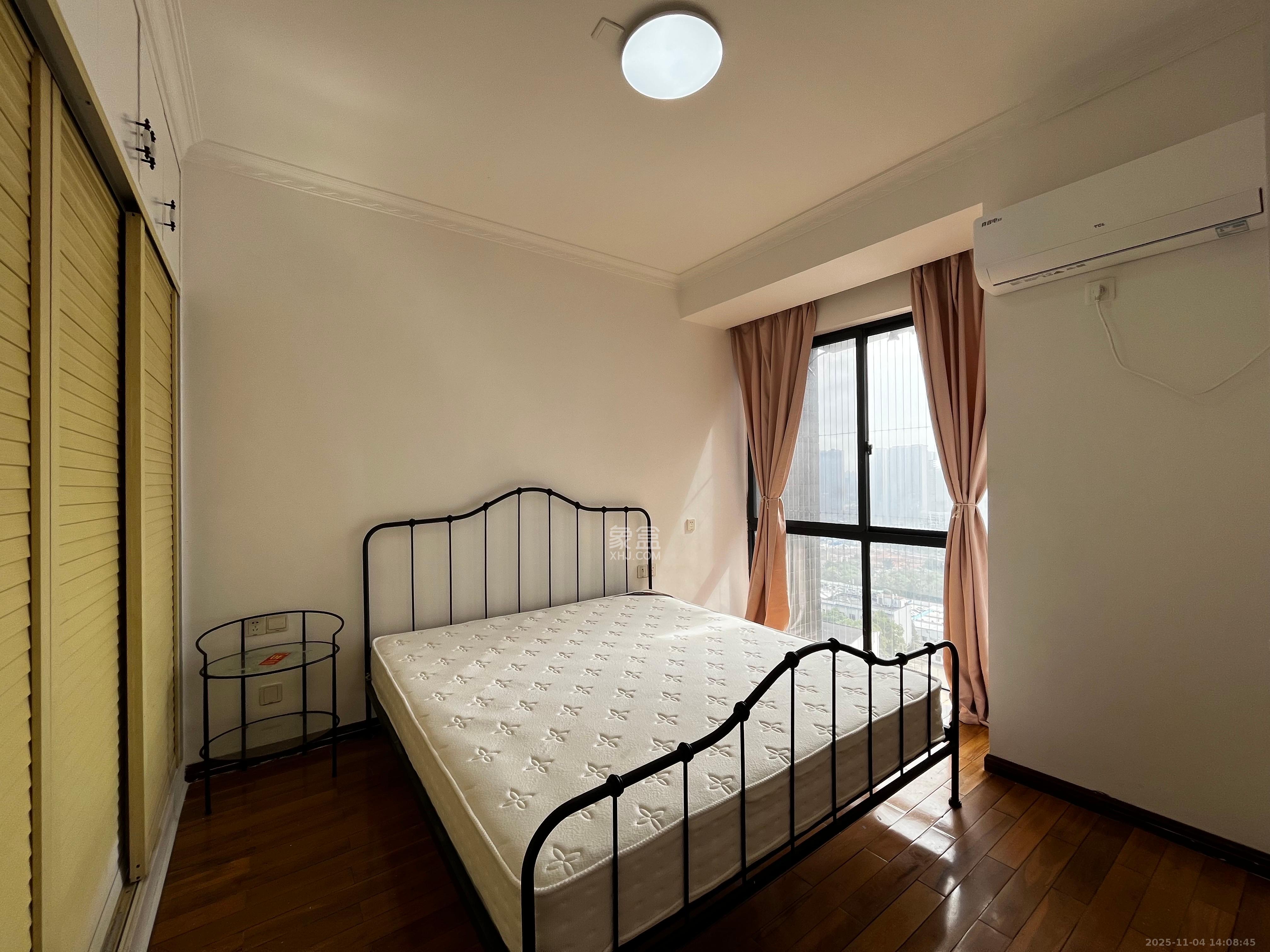 城南故事家园 3室2厅1卫 2300.0元/月 城南故事家园 3室2厅1卫 2300.0元/月室内图