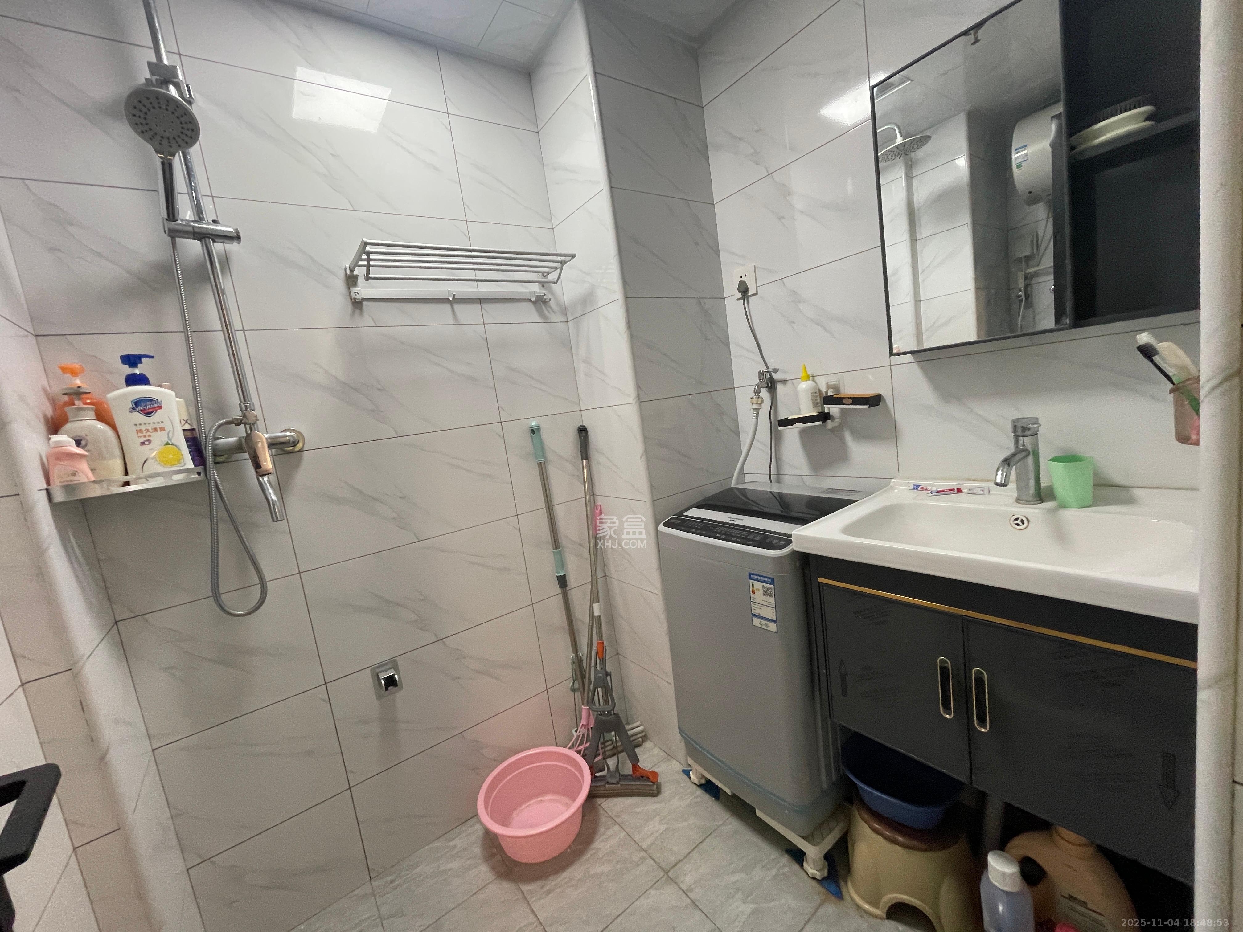 万润时光里  1室0厅0卫    1600.0元/月室内图