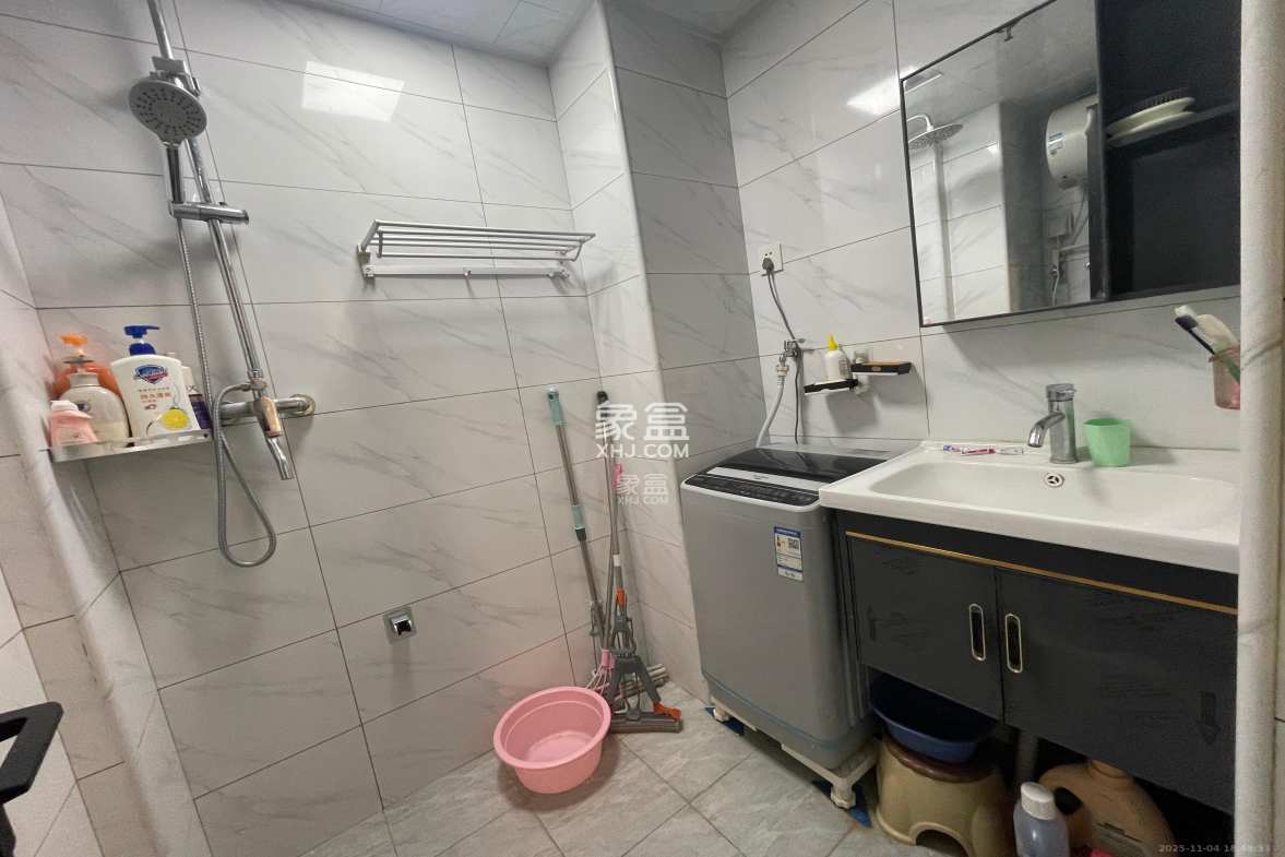 万润时光里 1室0厅0卫 1600.0元/月 万润时光里 1室0厅0卫 1600.0元/月室内图