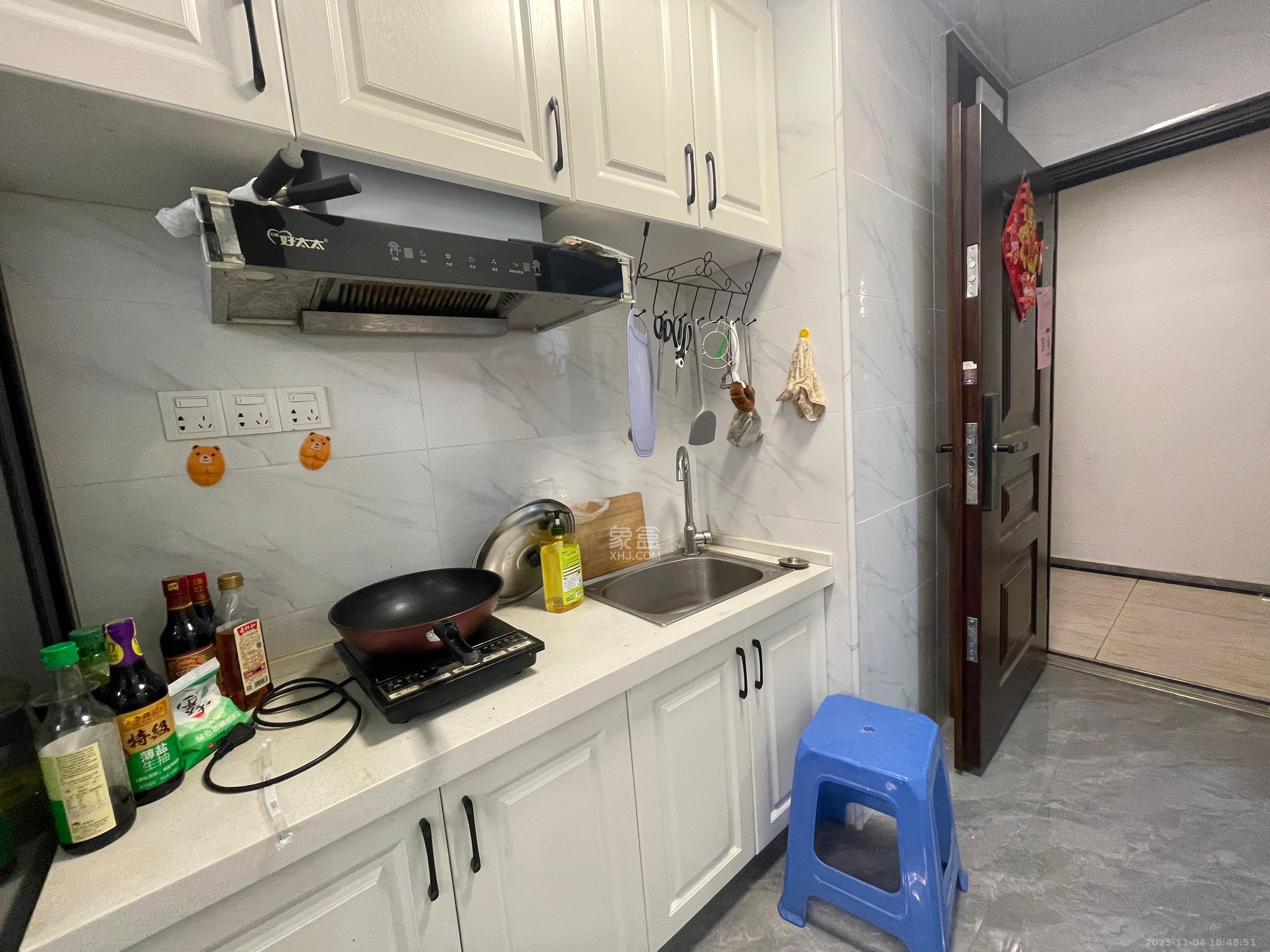 万润时光里  1室0厅0卫    1600.0元/月室内图