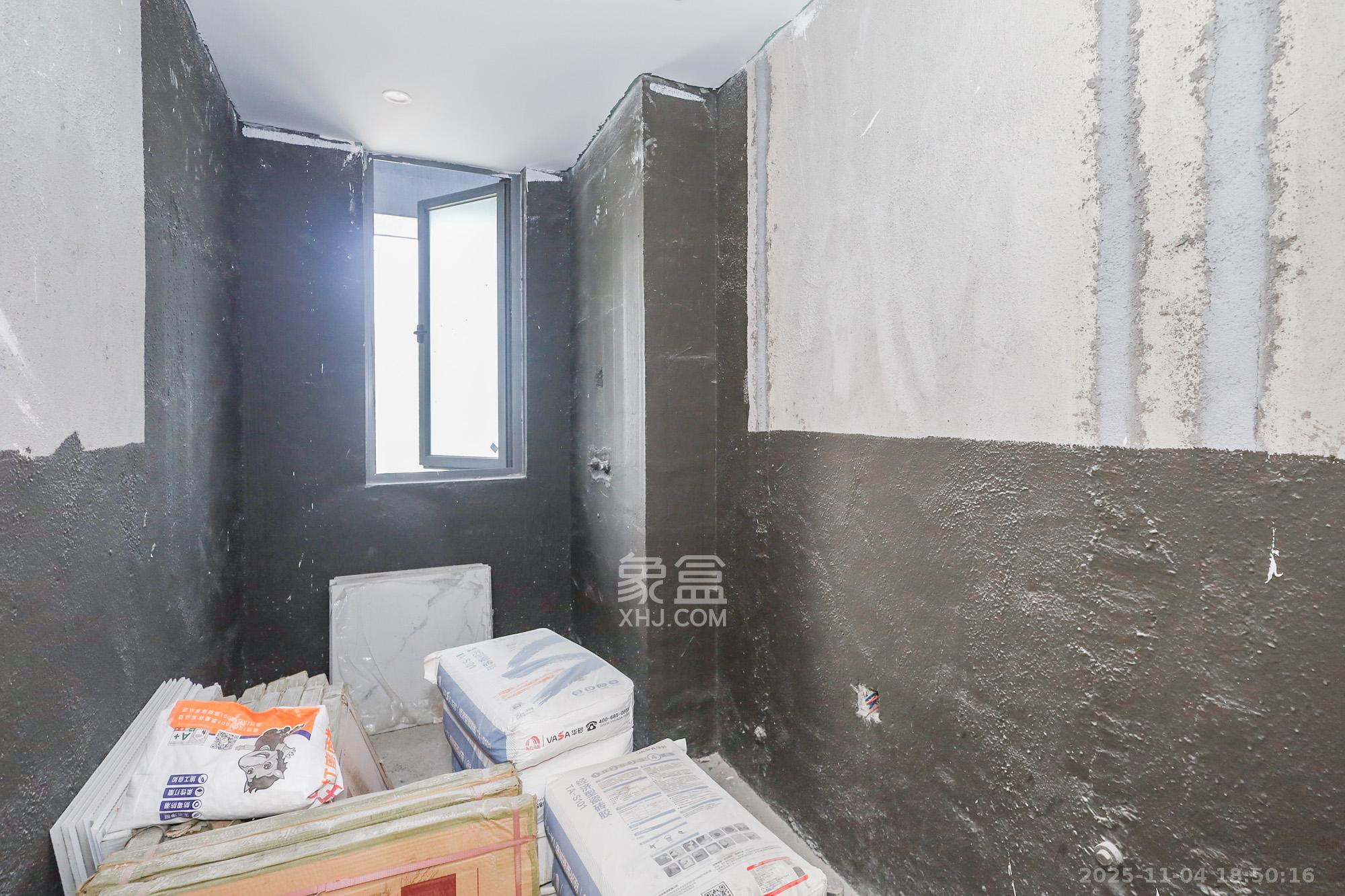 复地滨江金融中心  4室2厅2卫    212.0万卫生间