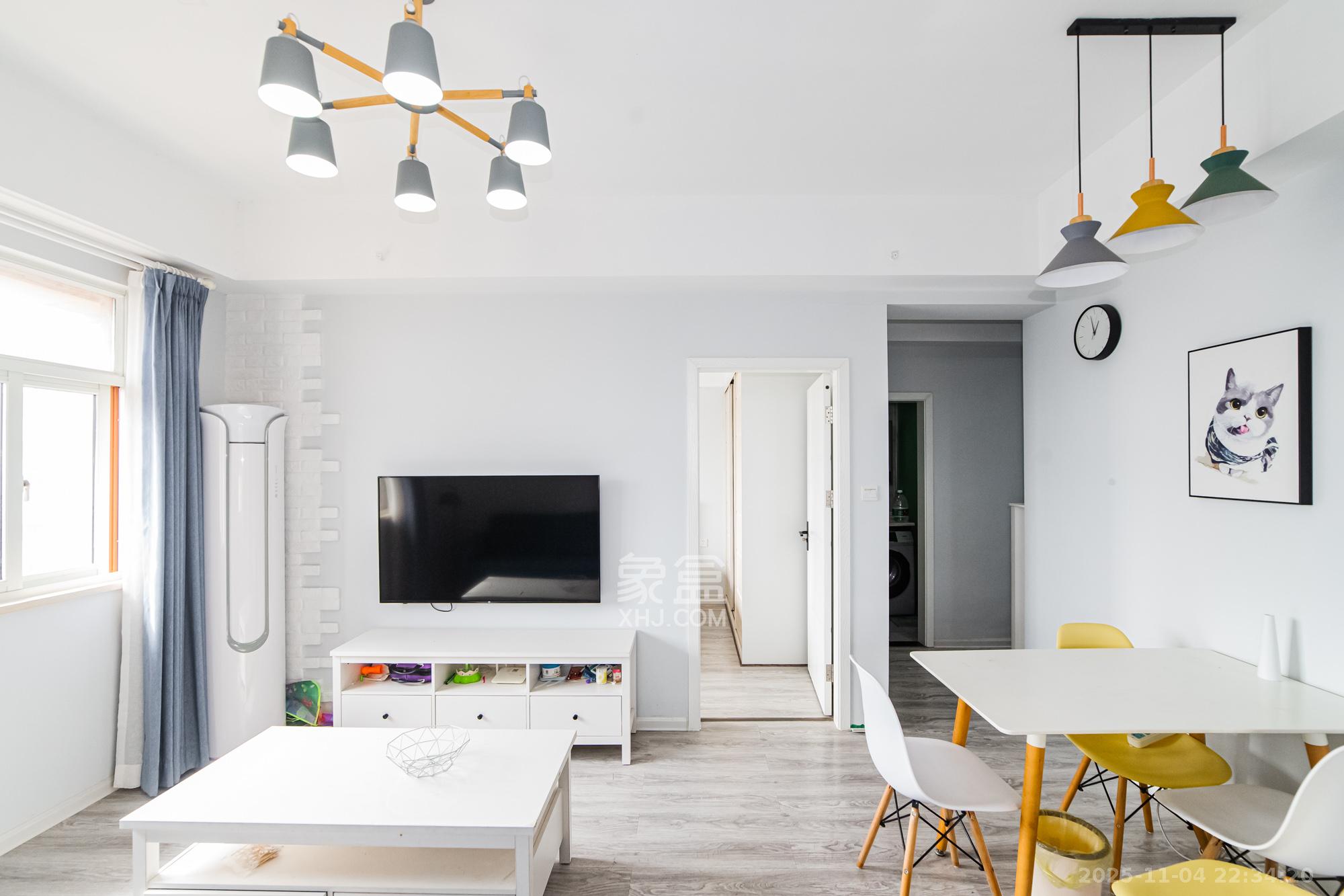 北辰三角洲E4区 2室2厅1卫 85.0万 北辰三角洲E4区 2室2厅1卫 85.0万客厅