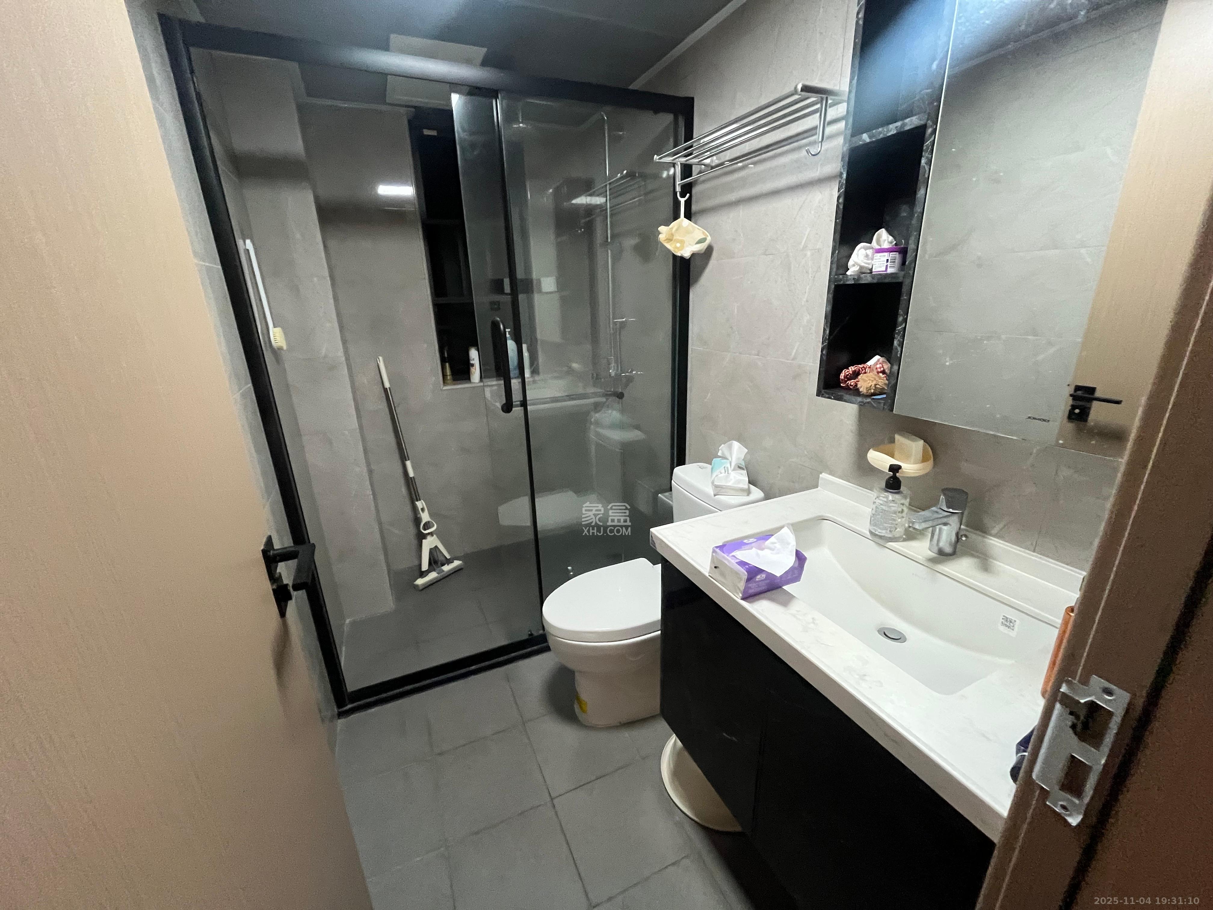 臻园  3室2厅2卫    3800.0元/月室内图