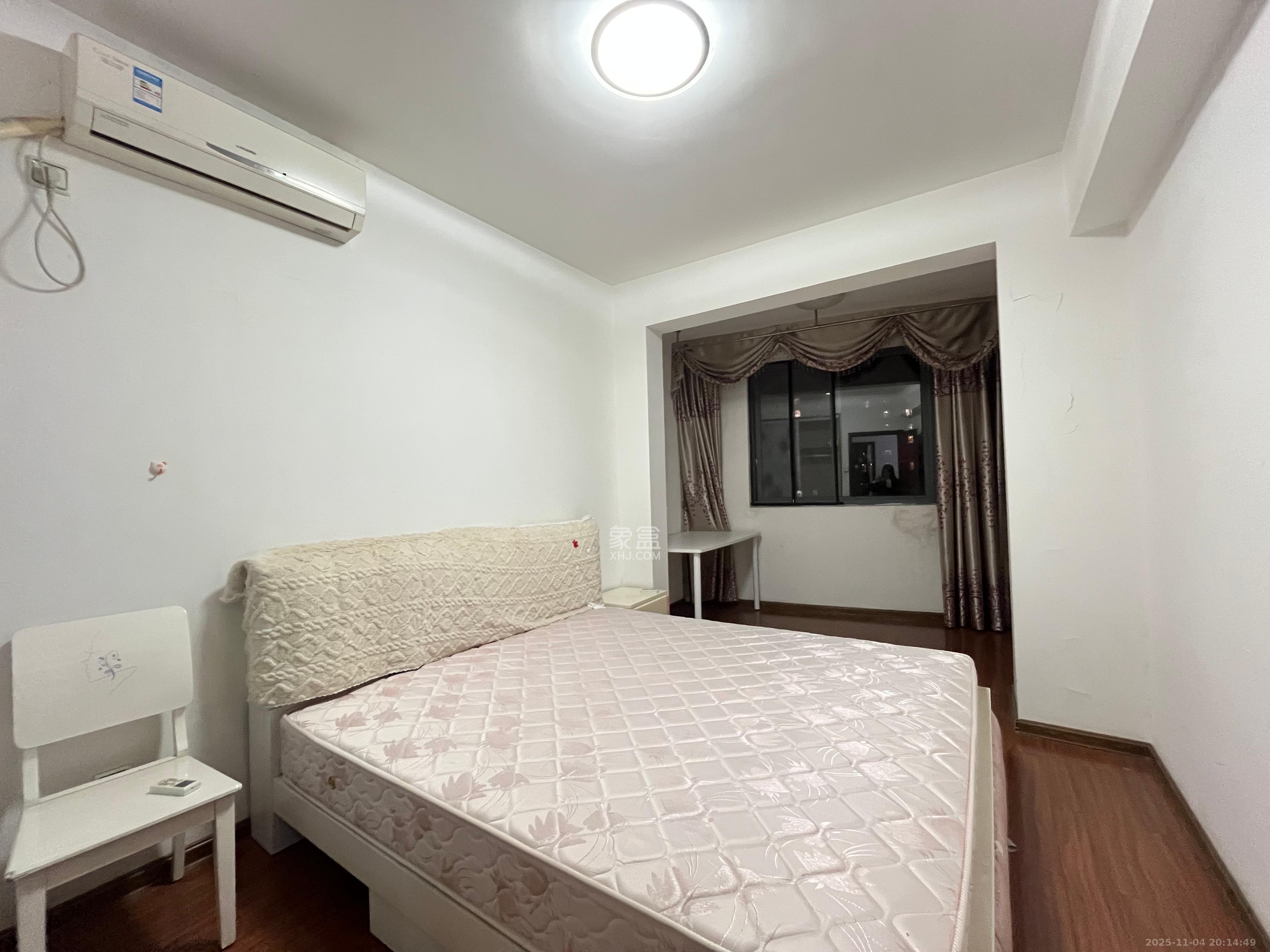 欧园  2室1厅1卫    2500.0元/月室内图